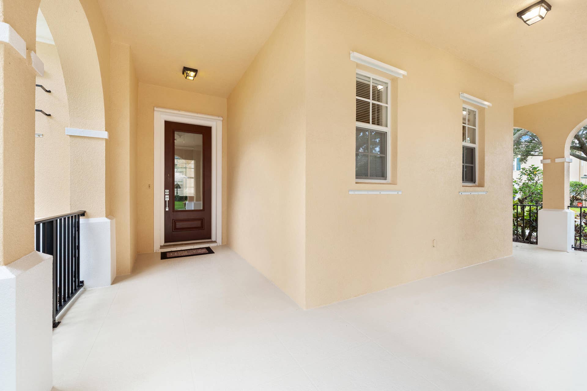 3723 Community Drive, Jupiter, FL 33458 Front Porch