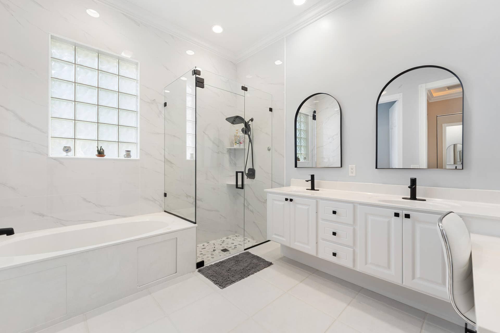 3723 Community Drive, Jupiter, FL 33458 Primary Bath