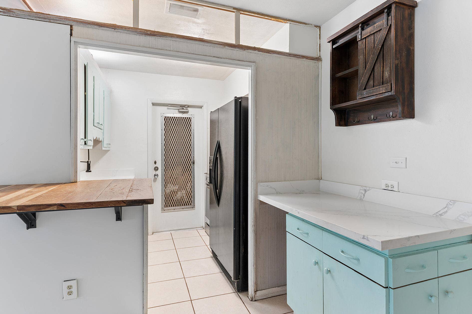 4700 NE 2ND Way, Deerfield Beach, FL 33064 Kitchen