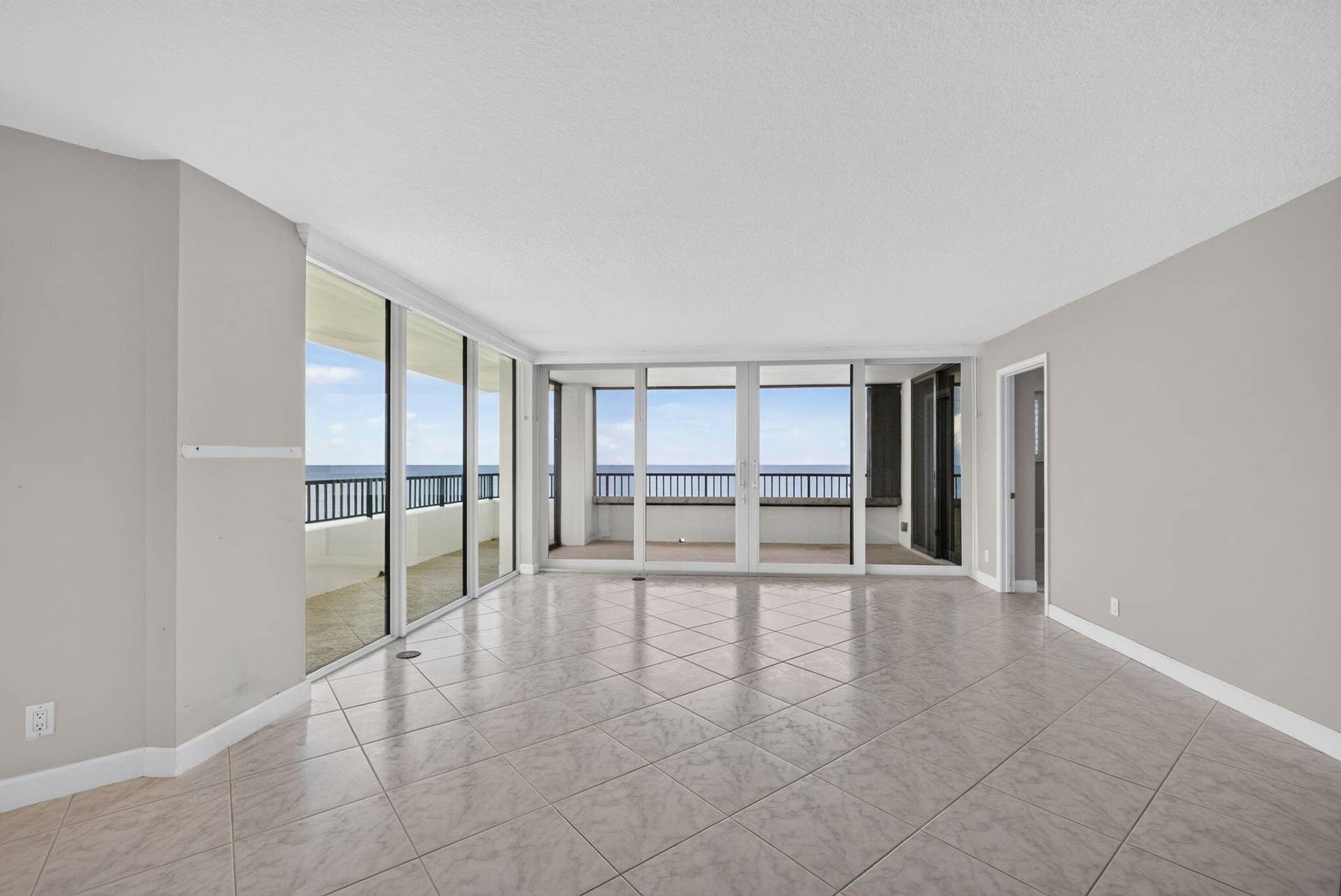 600 Ocean Drive, #9A, Juno Beach, FL 33408 22-web-or-mls-5D1A7757