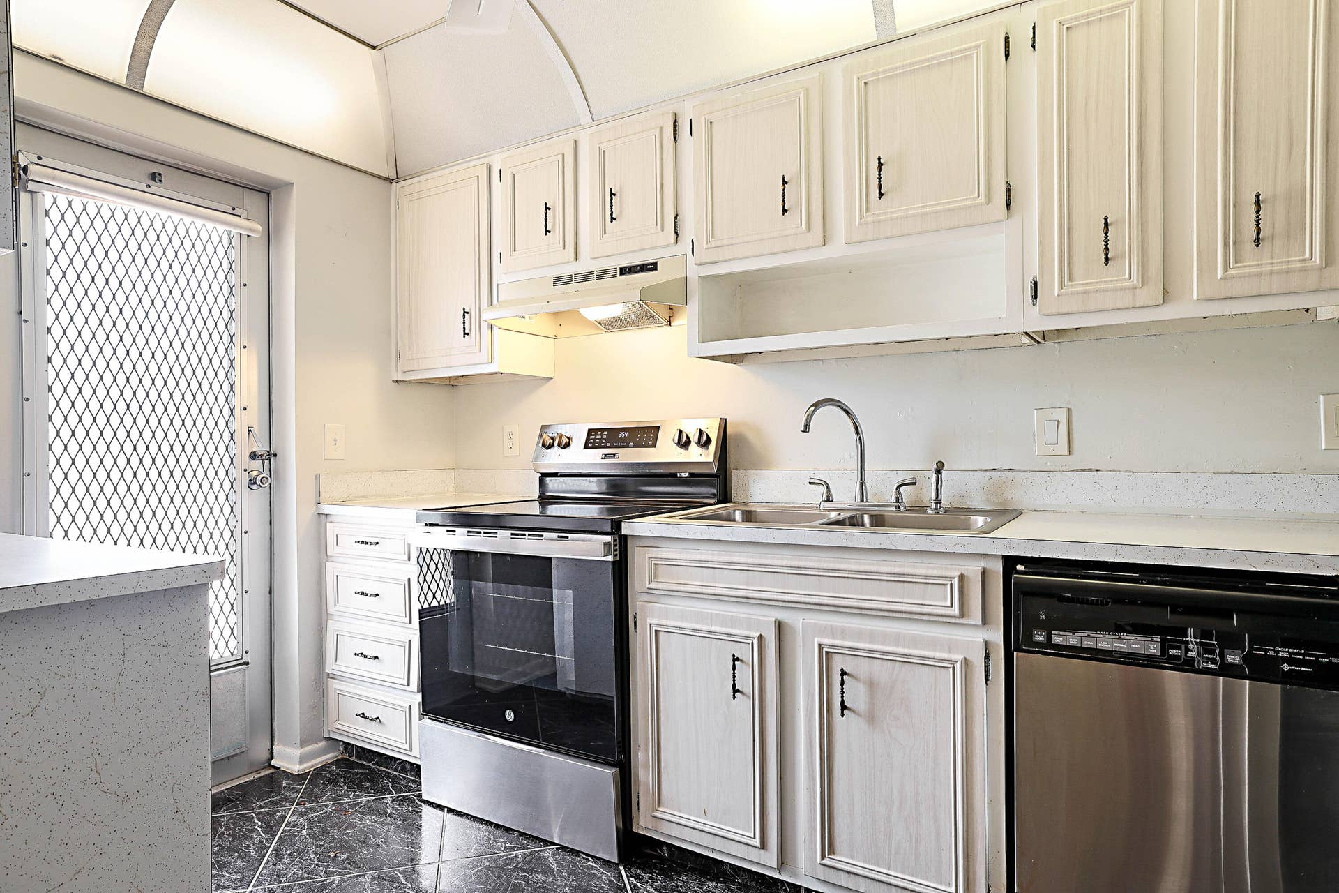 4502 N Federal Hwy Unit 125 Kitchen-1