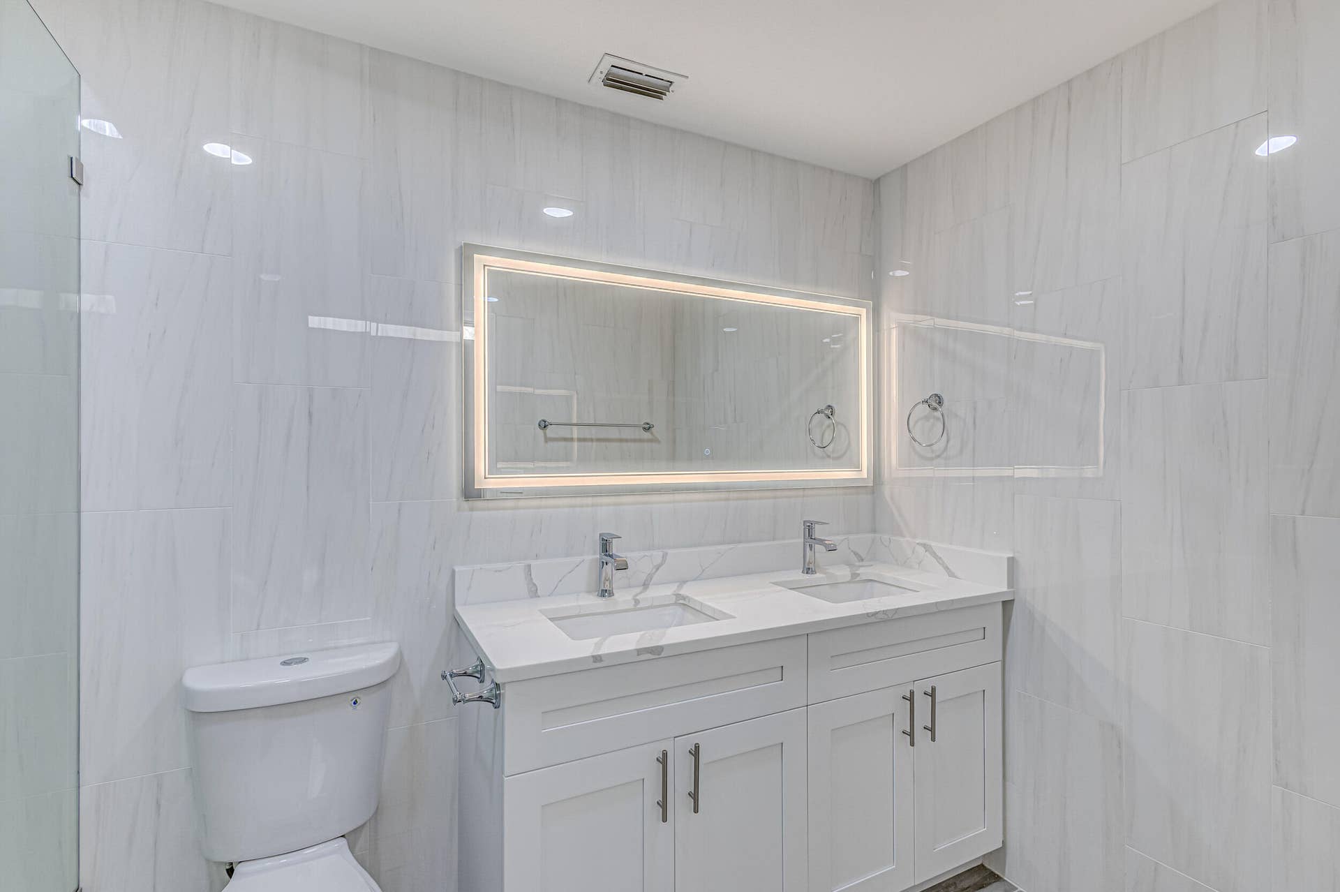 1240 SUMMIT PLACE Circle, #D, West Palm Beach, West Palm Beach, FL 33415 Main Bathroom