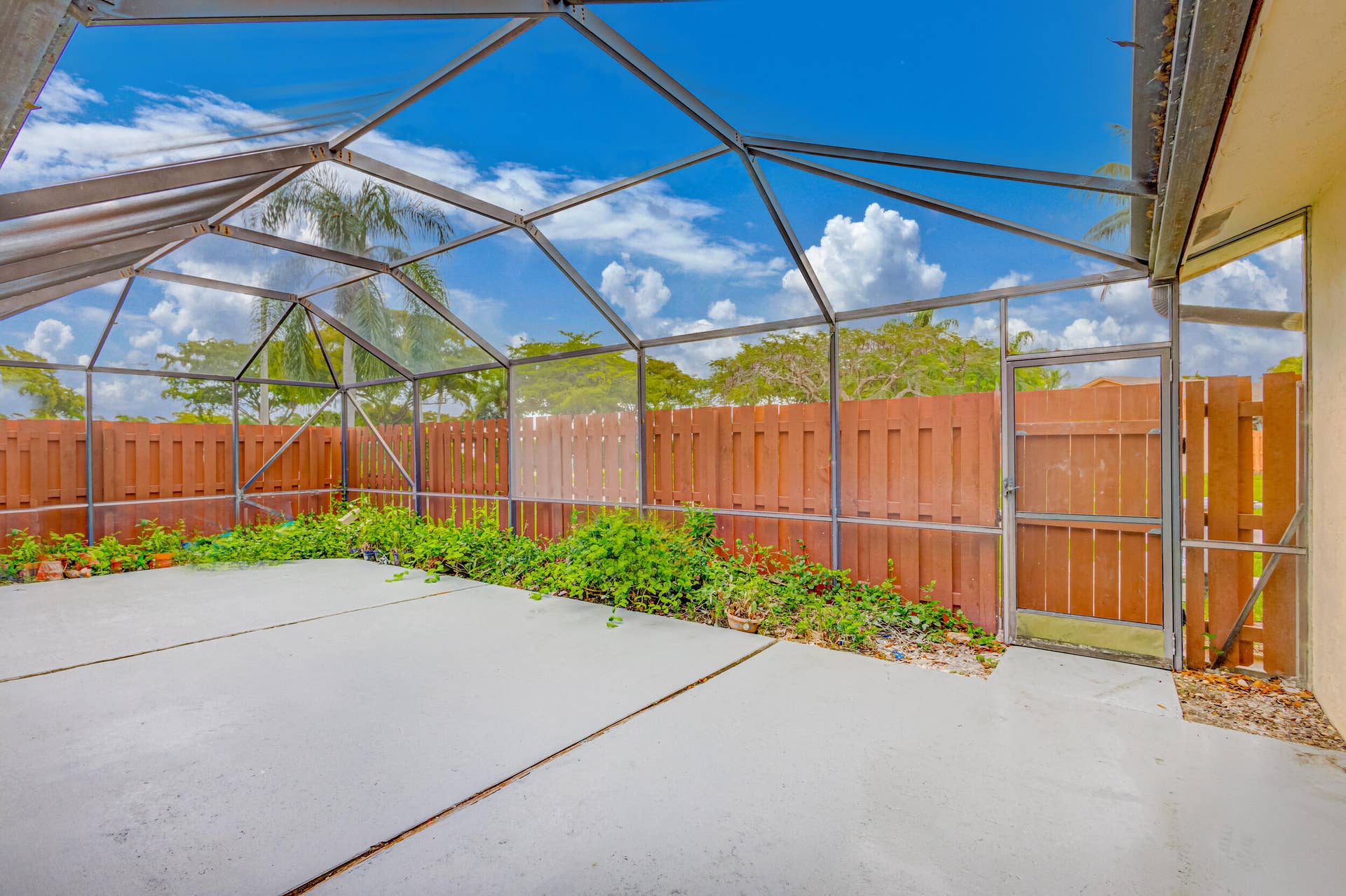 1240 SUMMIT PLACE Circle, #D, West Palm Beach, West Palm Beach, FL 33415 Screened Patio