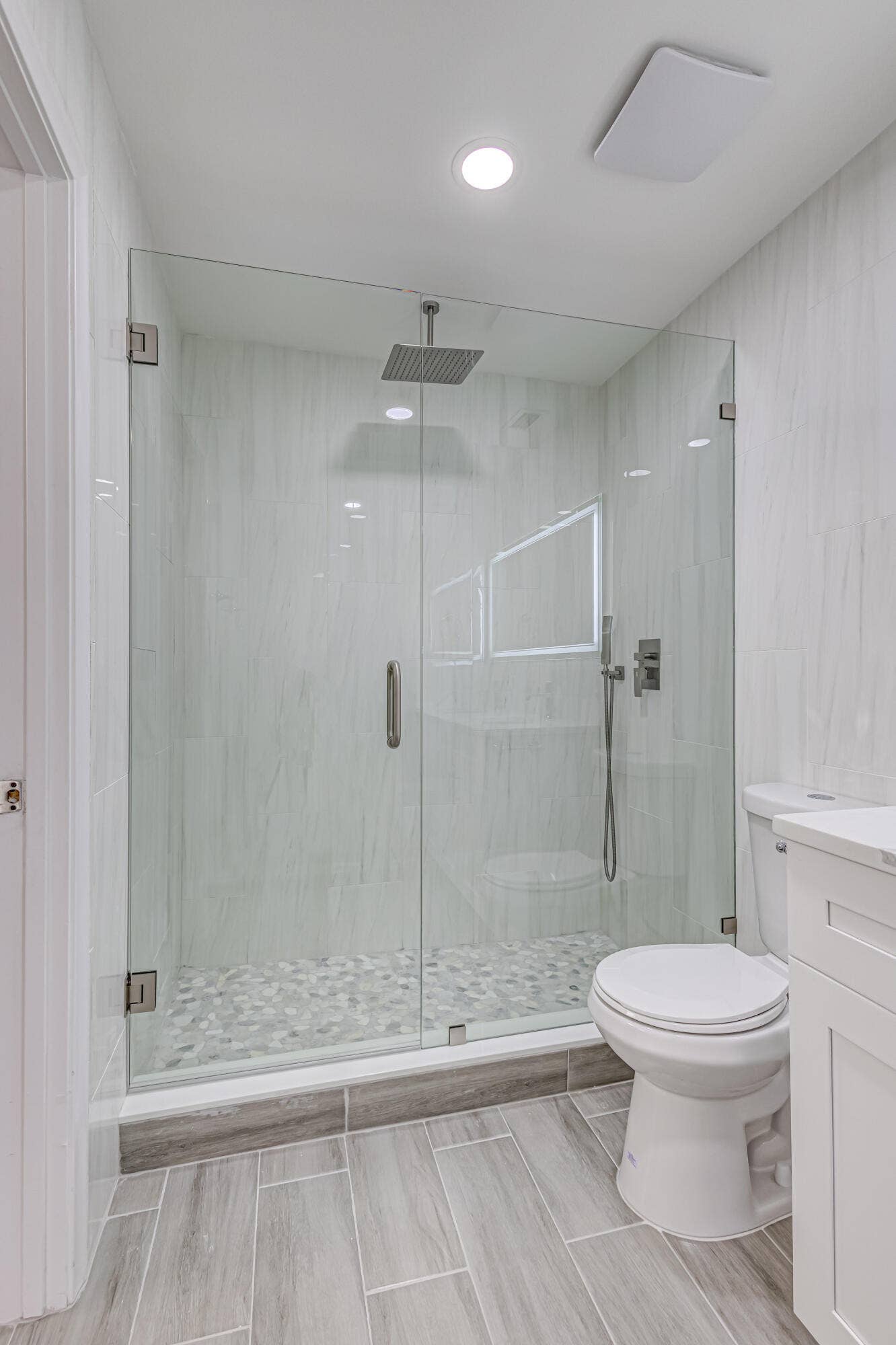 1240 SUMMIT PLACE Circle, #D, West Palm Beach, West Palm Beach, FL 33415 Main Bathroom