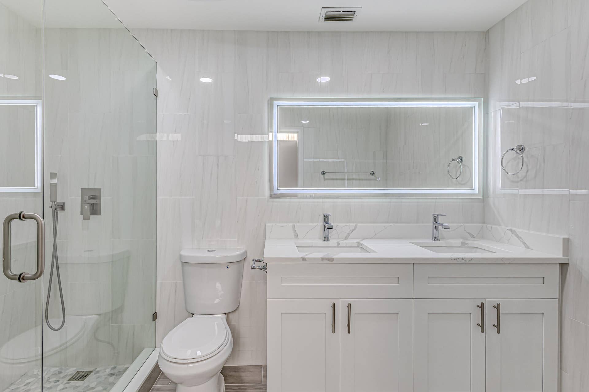 1240 SUMMIT PLACE Circle, #D, West Palm Beach, West Palm Beach, FL 33415 Main Bathroom