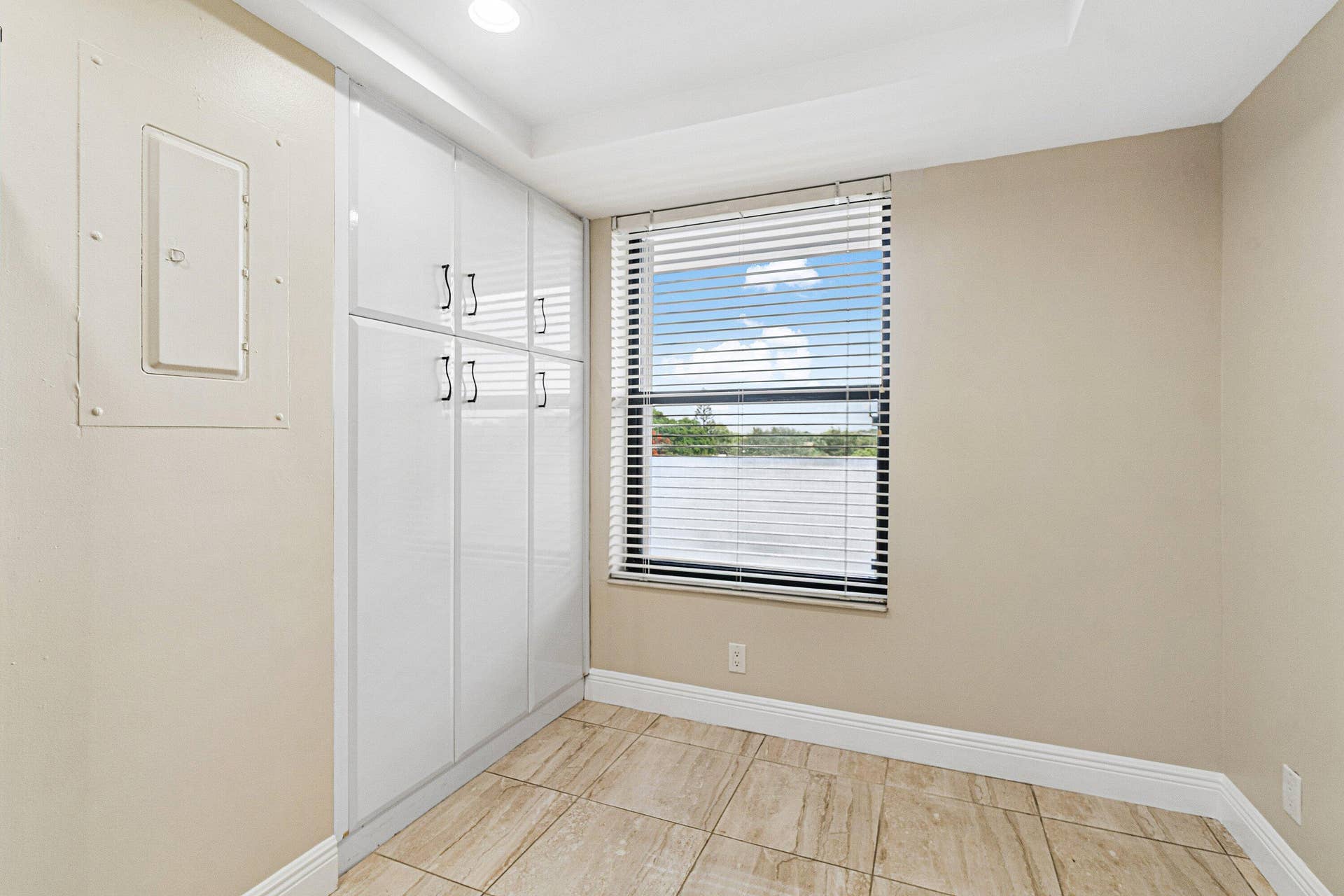 6562 BOCA DEL MAR Drive, #526, Boca Raton, FL 33433 Breakfast area