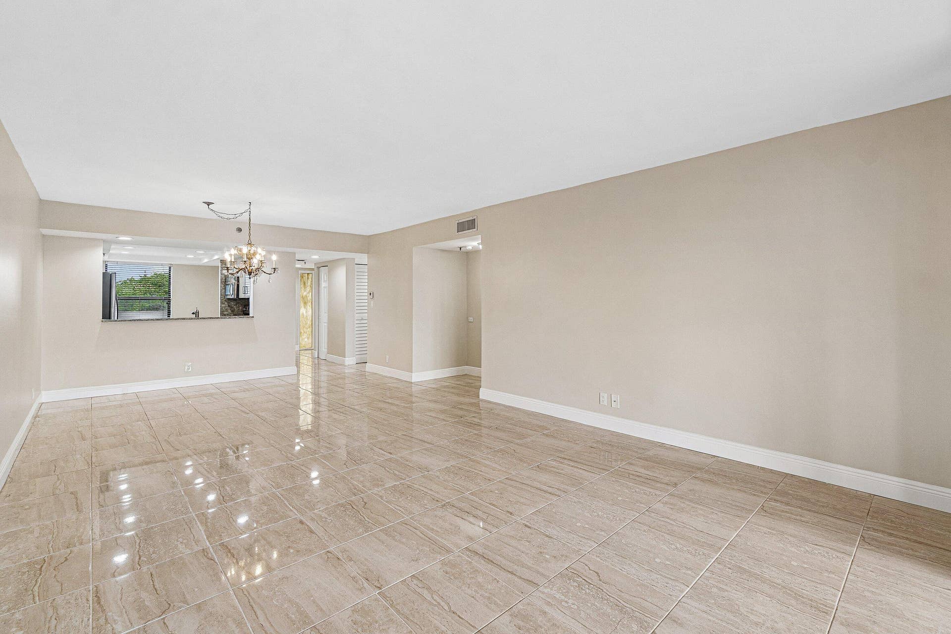 6562 BOCA DEL MAR Drive, #526, Boca Raton, FL 33433 Towards kitchen