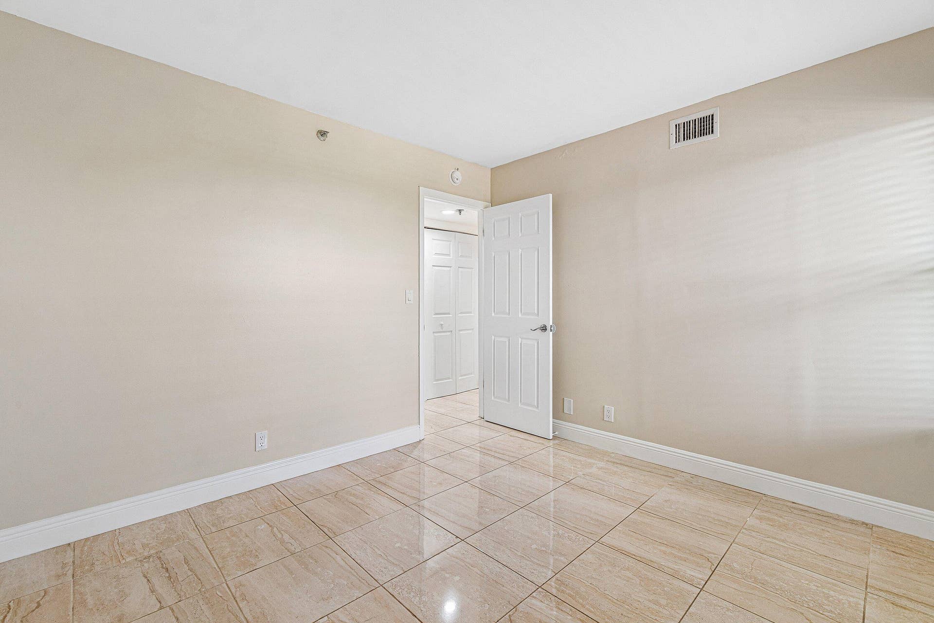 6562 BOCA DEL MAR Drive, #526, Boca Raton, FL 33433 BR 2