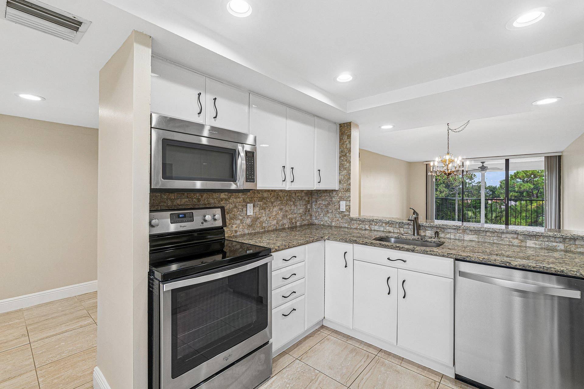 6562 BOCA DEL MAR Drive, #526, Boca Raton, FL 33433 Kitchen