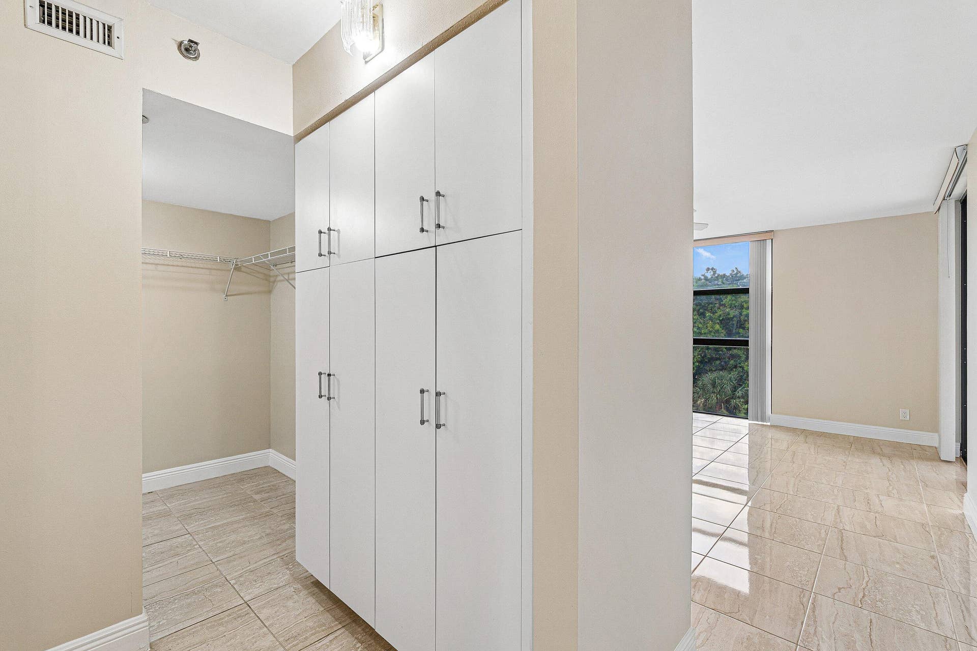 6562 BOCA DEL MAR Drive, #526, Boca Raton, FL 33433 Primary storage
