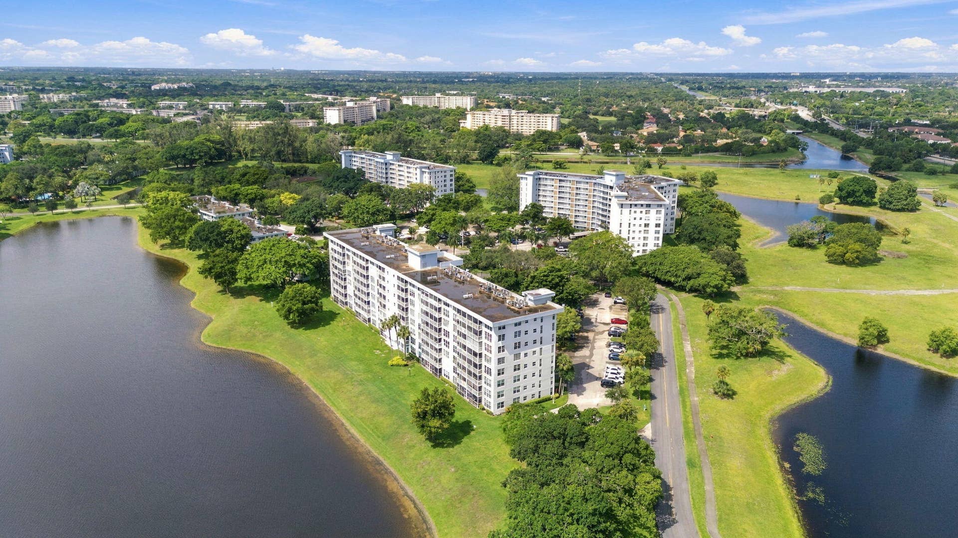 3091 N COURSE Drive, #106, Pompano Beach, FL 33069 6-web-or-mls-DJI_20260910112003_0098_D