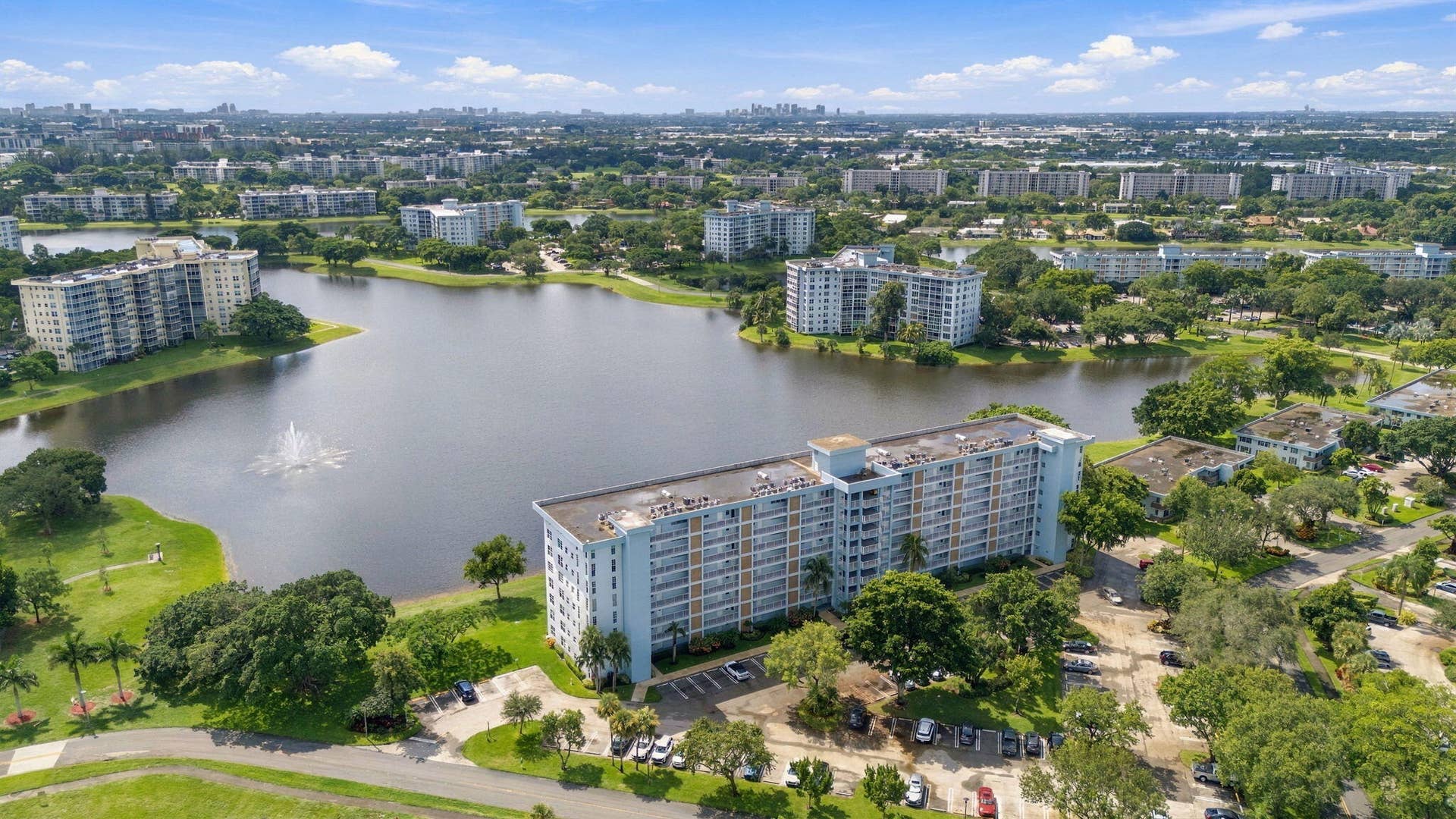 3091 N COURSE Drive, #106, Pompano Beach, FL 33069 7-web-or-mls-DJI_20260910112028_0101_D