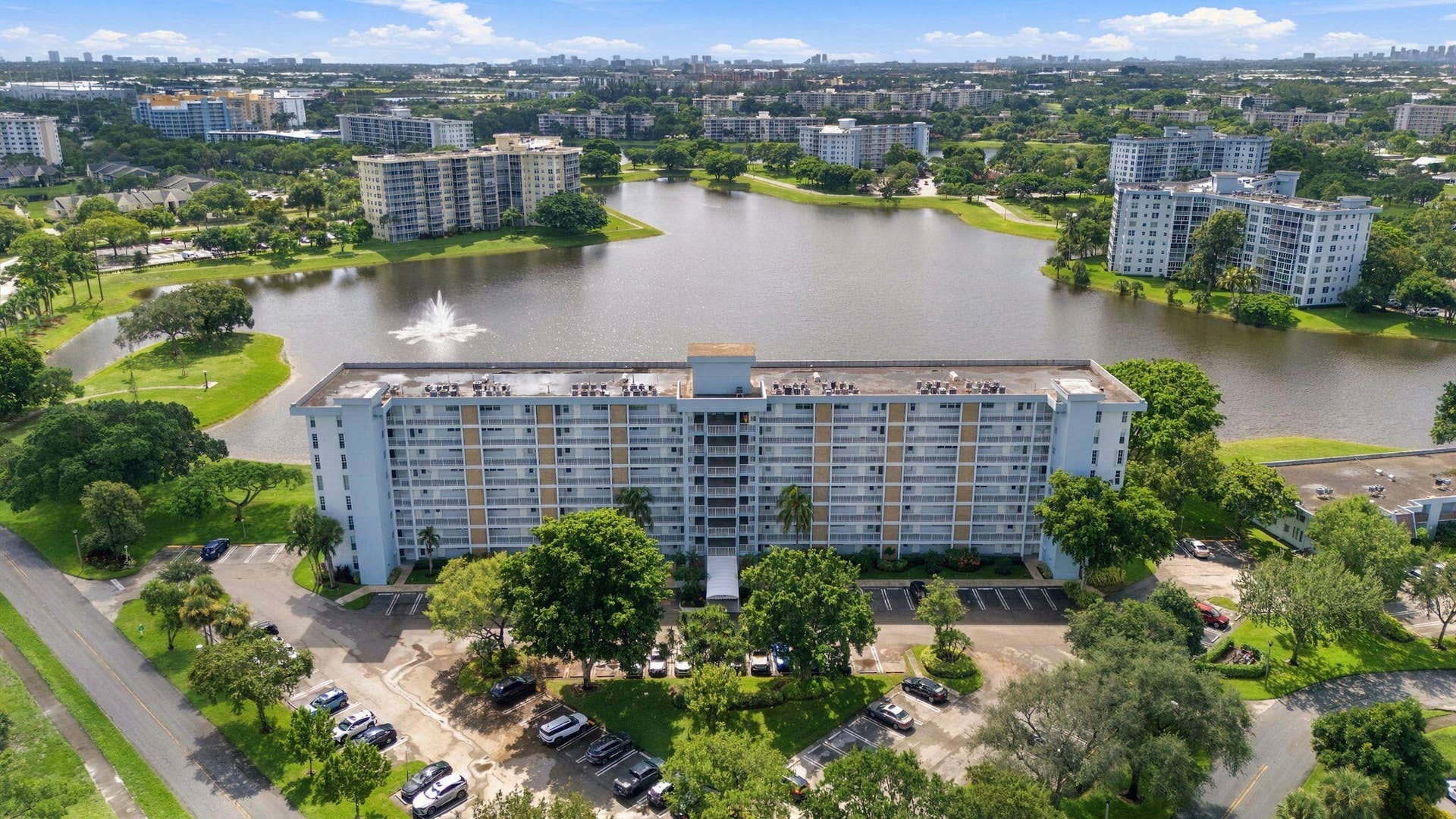 3091 N COURSE Drive, #106, Pompano Beach, FL 33069 3-web-or-mls-DJI_20260910111848_0086_D