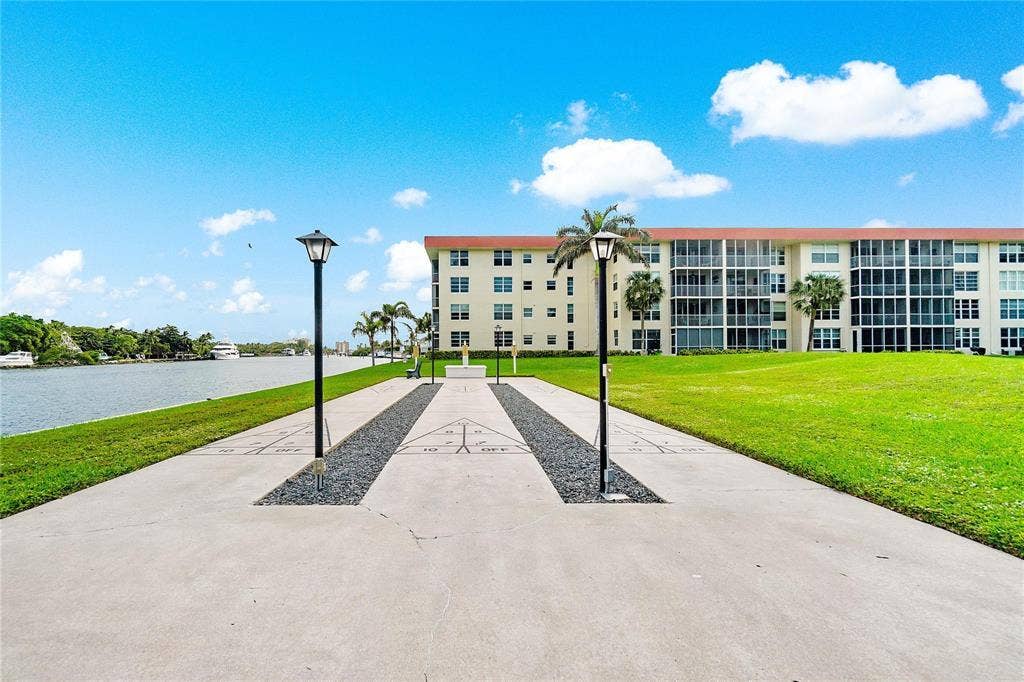 3150 NE 48TH Court, #410, Lighthouse Point, FL 33064 Shuffleboard