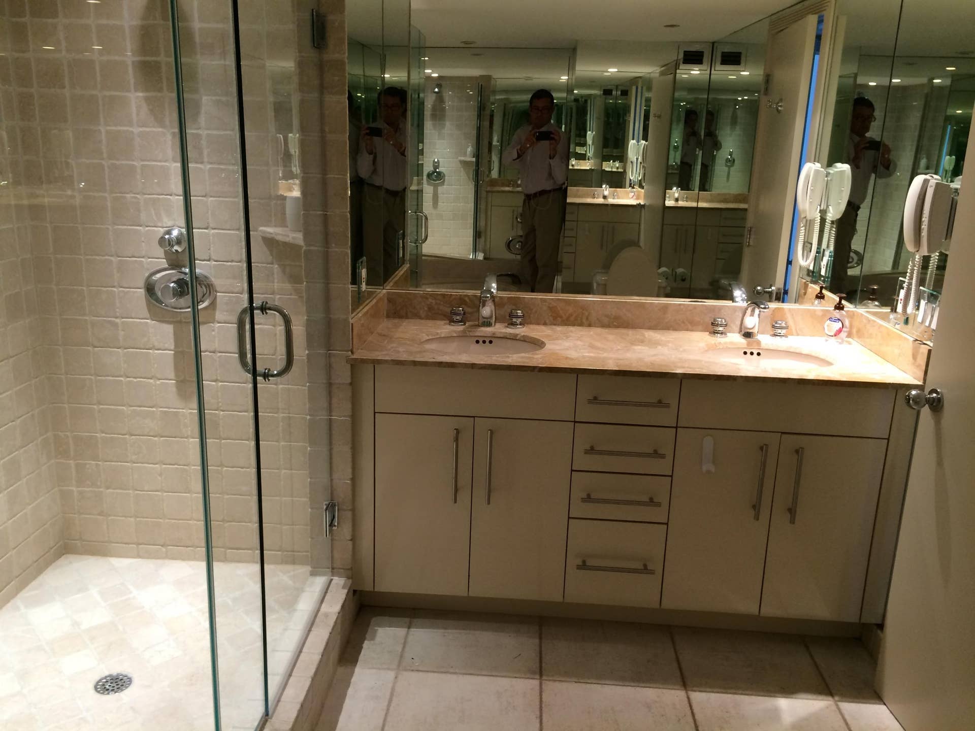 1801 S Flagler Drive, #1805, West Palm Beach, FL 33401 Main Bath