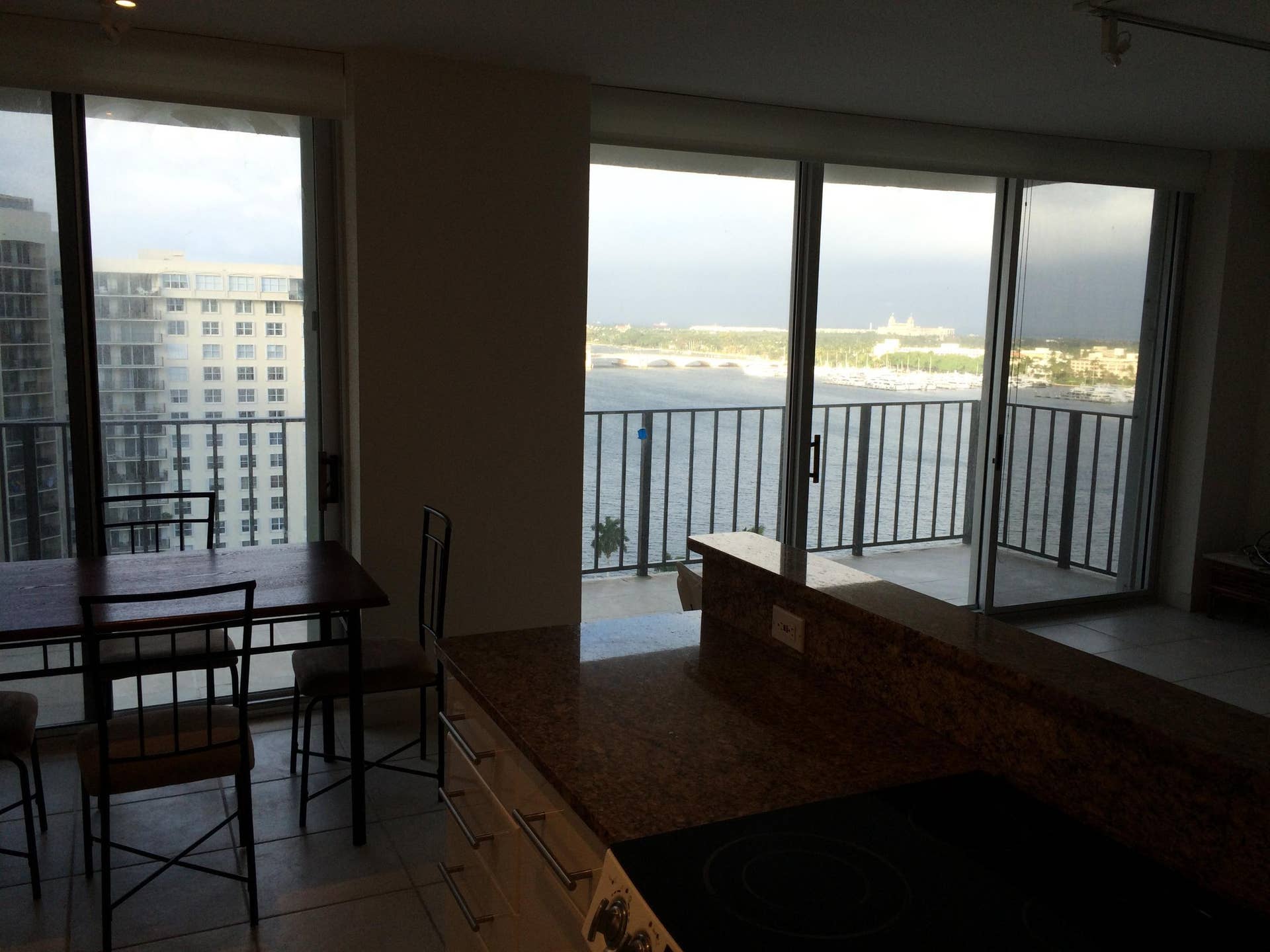 1801 S Flagler Drive, #1805, West Palm Beach, FL 33401 Open Kitchen View
