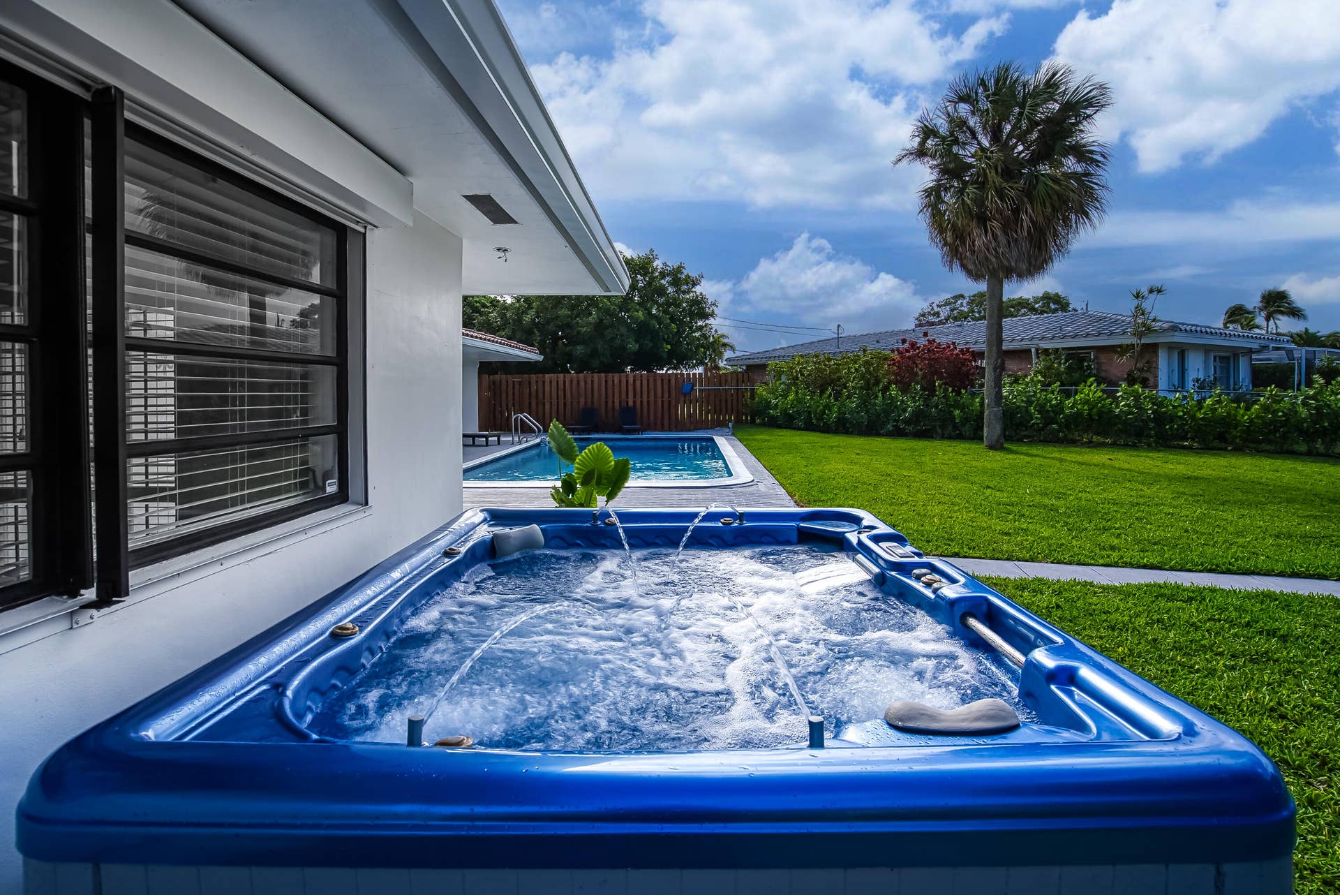 1250 SE 10TH Street, Deerfield Beach, Deerfield Beach, FL 33441 Outdoor spa with integrated jets