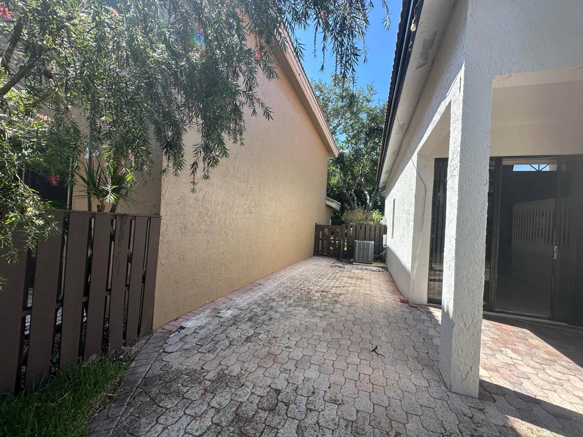 10461 NW 12th Court, Plantation, FL 33322 IMG_2141