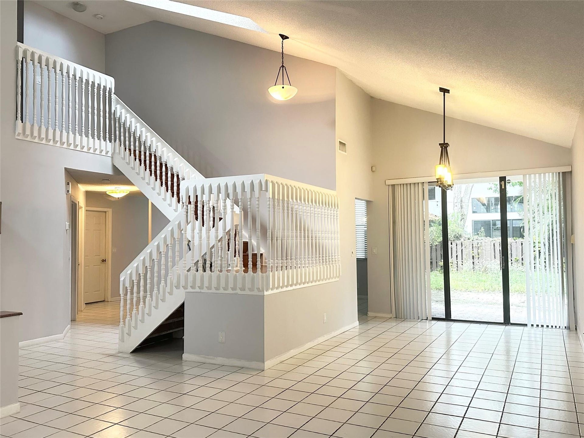 10461 NW 12th Court, Plantation, FL 33322 Photo 3