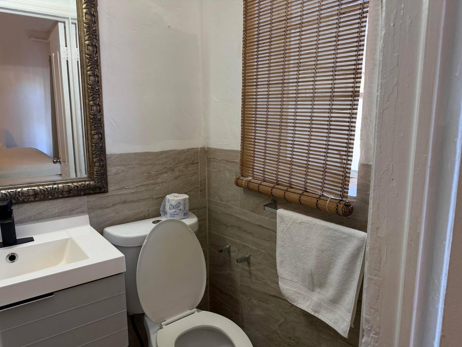 380 S FEDERAL Highway, #11, Dania, Dania Beach, FL 33004 IMG_5510