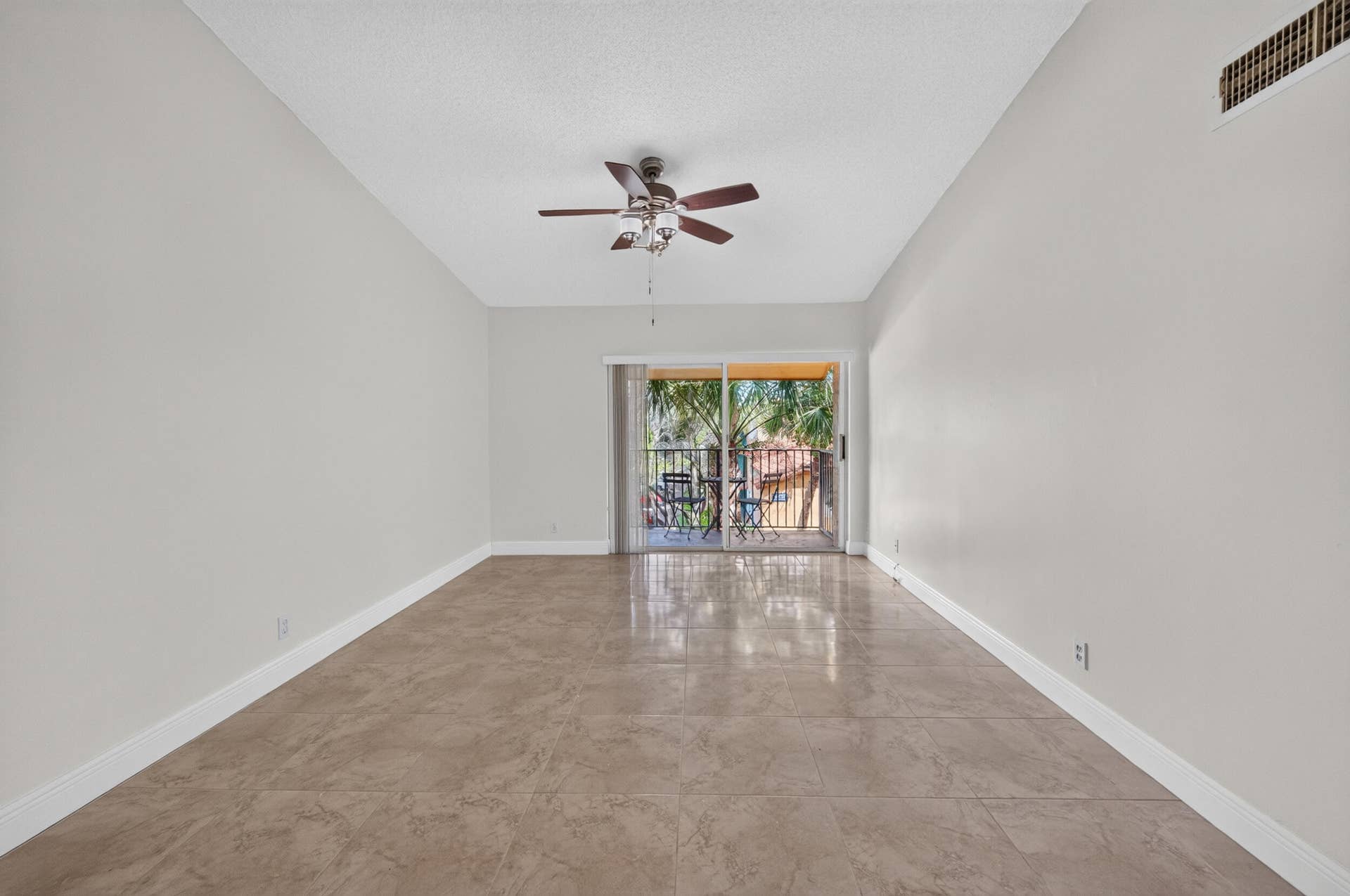 10765 CLEARY Boulevard, #307, Plantation, Plantation, FL 33324 10765 apt 307-11