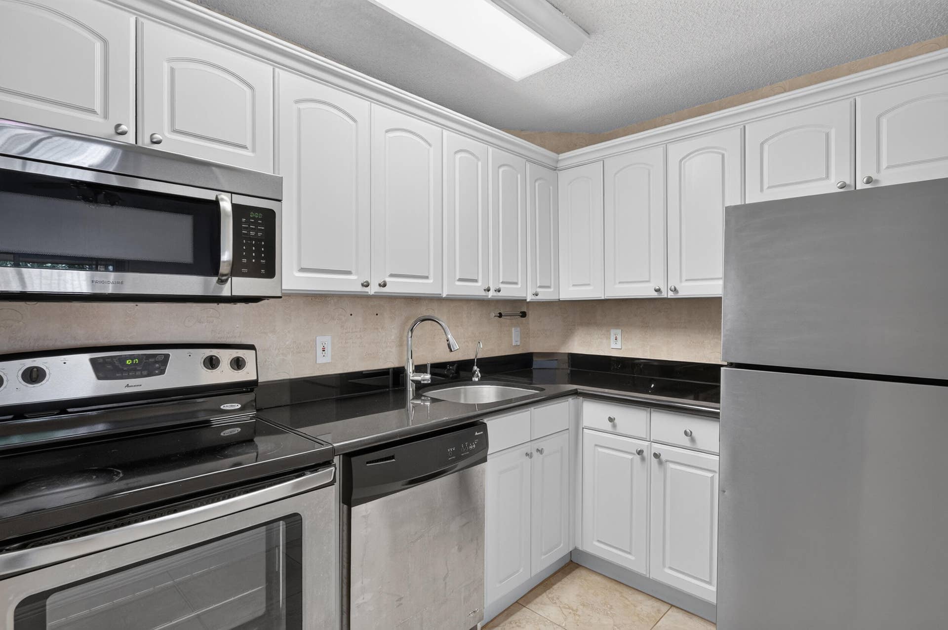10765 CLEARY Boulevard, #307, Plantation, Plantation, FL 33324 10765 apt 307-18