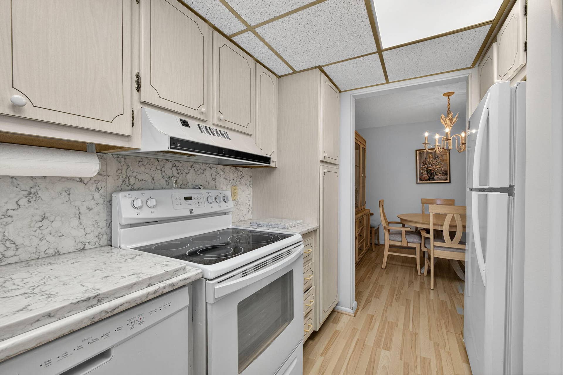 111 Shore Court, #301, North Palm Beach, FL 33408 25-web-or-mls-030_BS1A9011