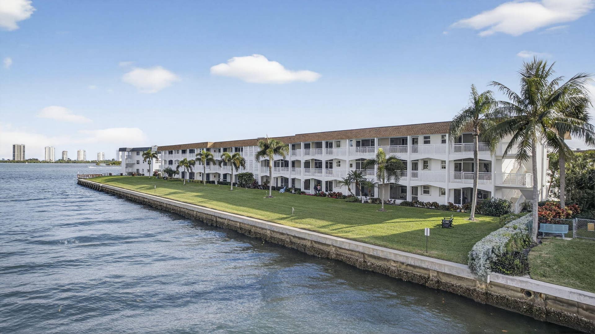 111 Shore Court, #301, North Palm Beach, FL 33408 68-web-or-mls-DJI_0506