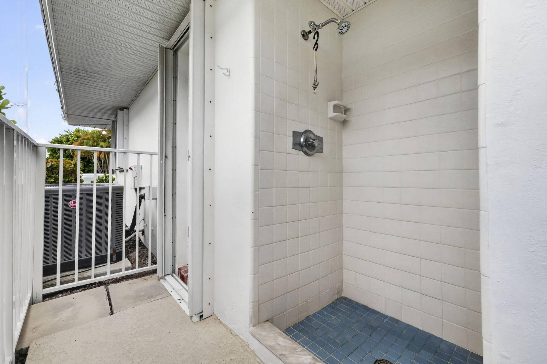 111 Shore Court, #301, North Palm Beach, FL 33408 98-web-or-mls-BS1A9114