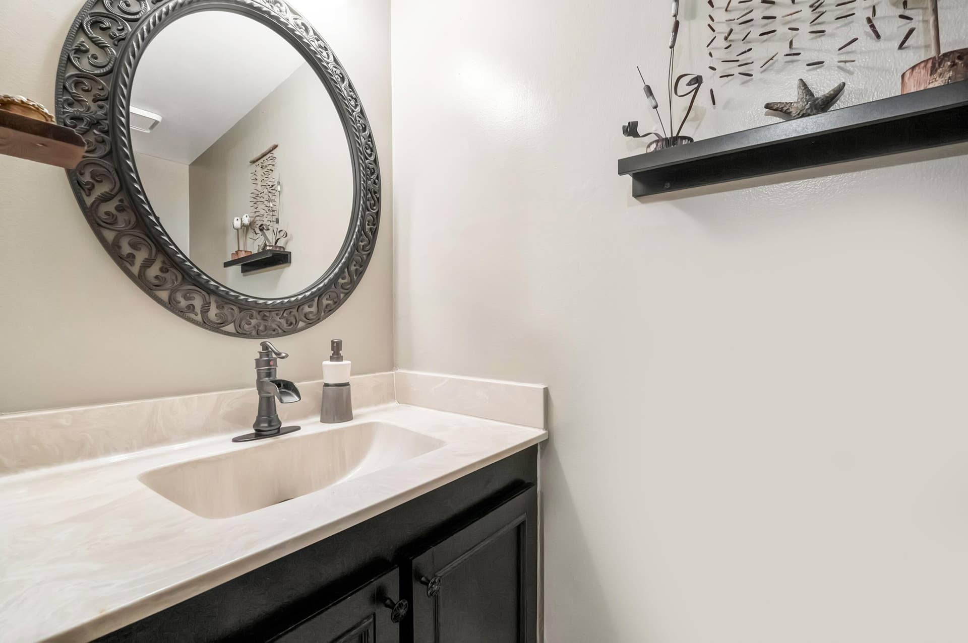 1142 N University Drive, Plantation, FL 33322 Half Bath 1st floor