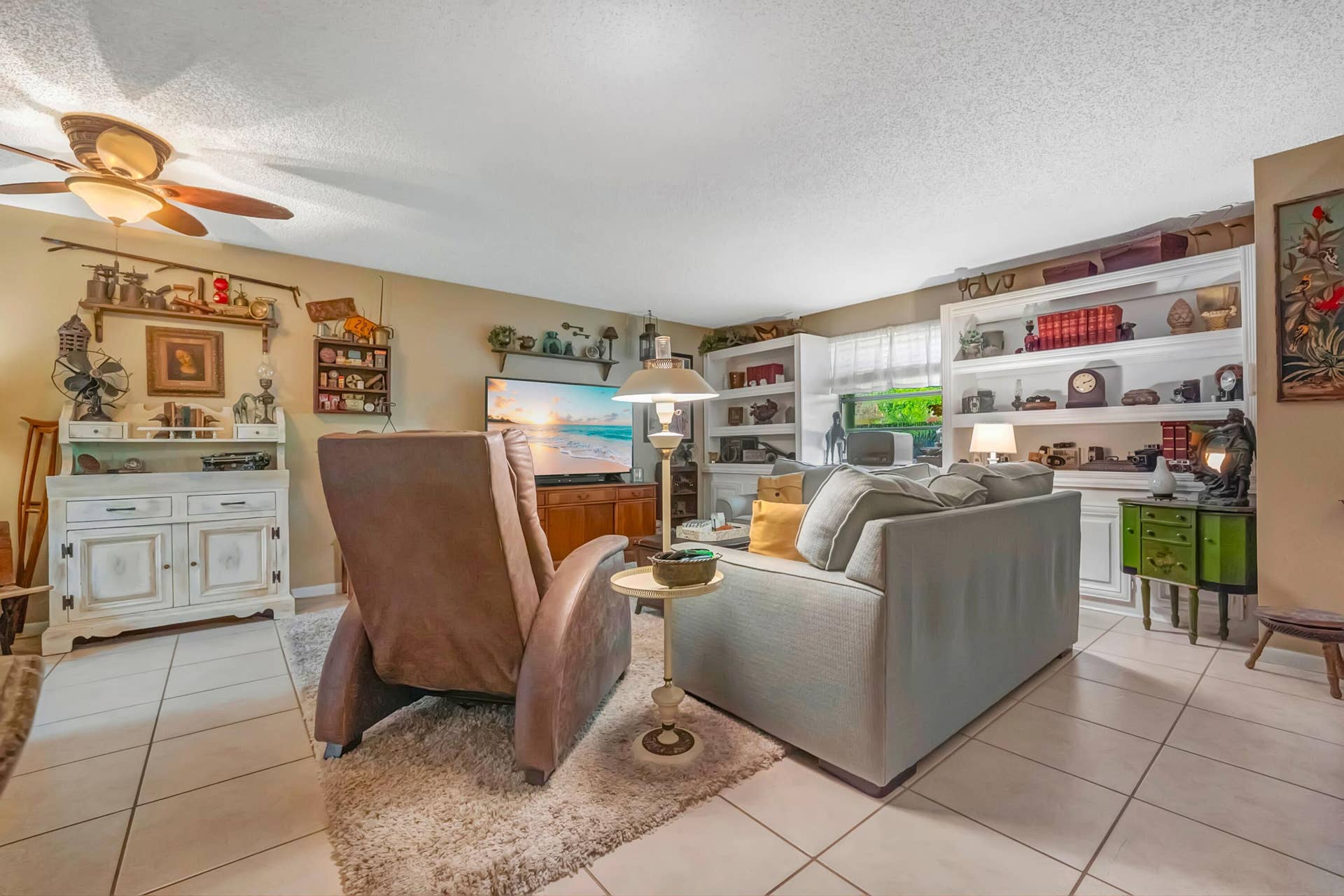 1142 N University Drive, Plantation, FL 33322 Lr view from entry way