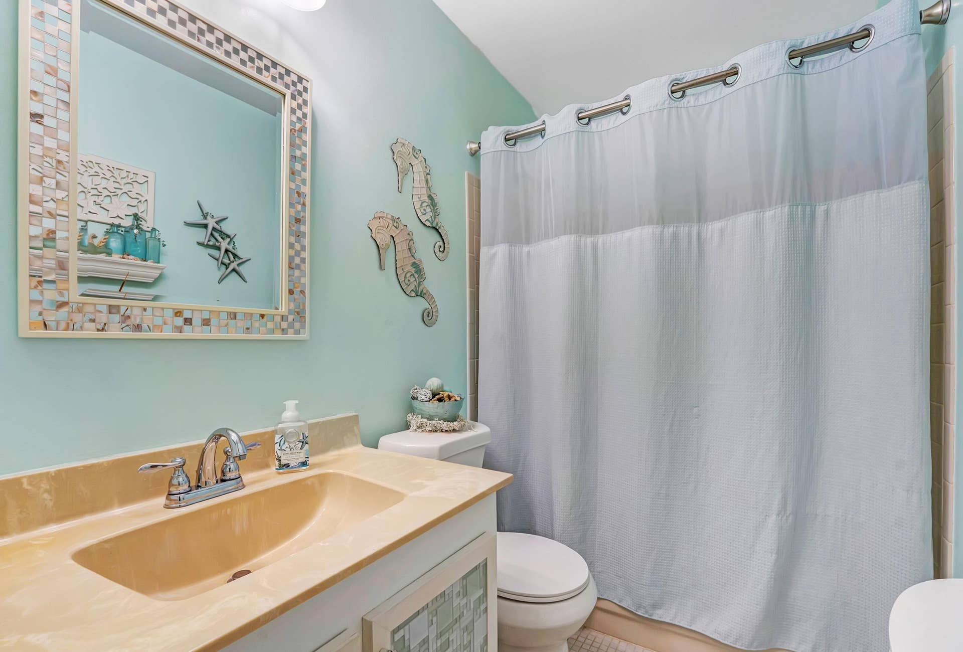 1142 N University Drive, Plantation, FL 33322 Guest Bath upstairs