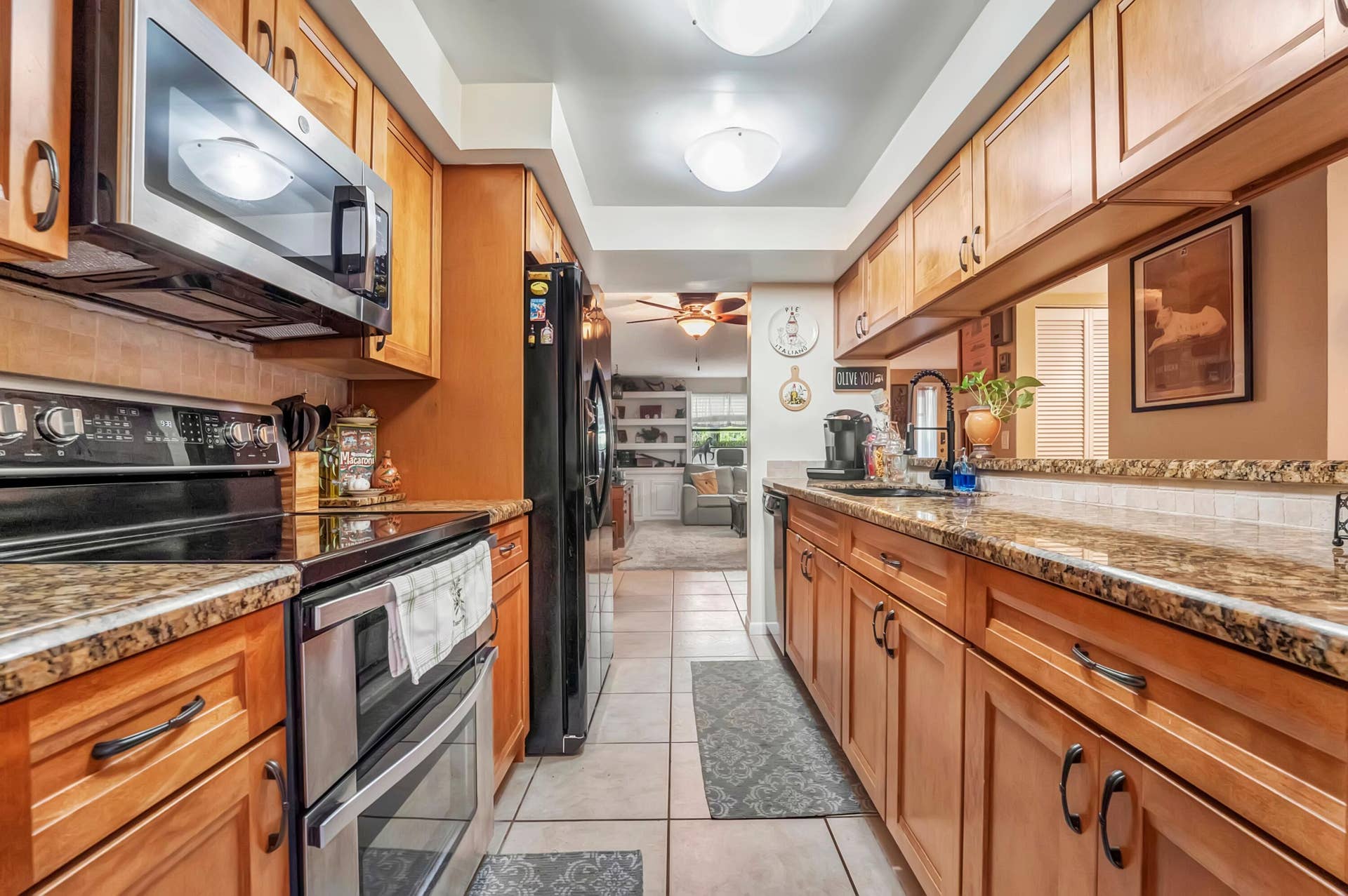 1142 N University Drive, Plantation, FL 33322 Kitchen facing LR