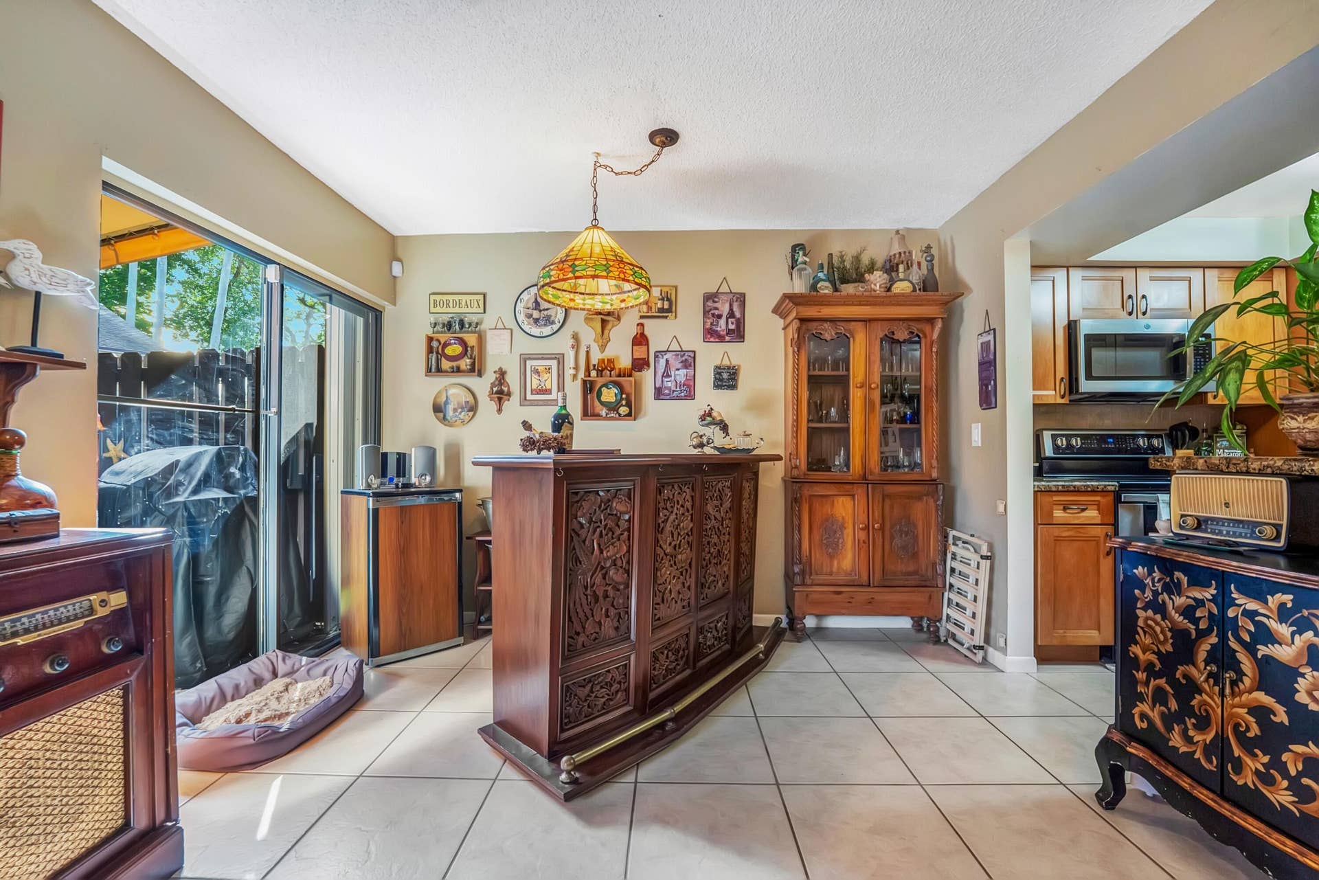 1142 N University Drive, Plantation, FL 33322 Bar - Flex area