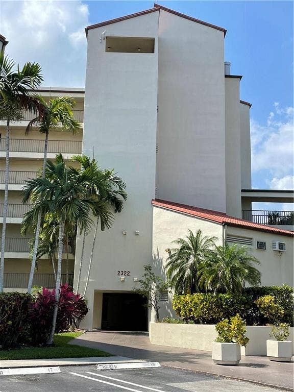 2322 S CYPRESS BEND Drive, #210, Pompano Beach, Pompano Beach, FL 33069 GetMedia (24)