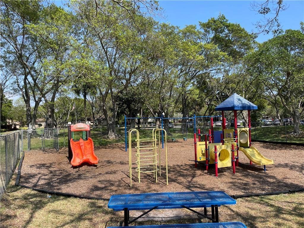 2322 S CYPRESS BEND Drive, #210, Pompano Beach, Pompano Beach, FL 33069 GetMedia (26)