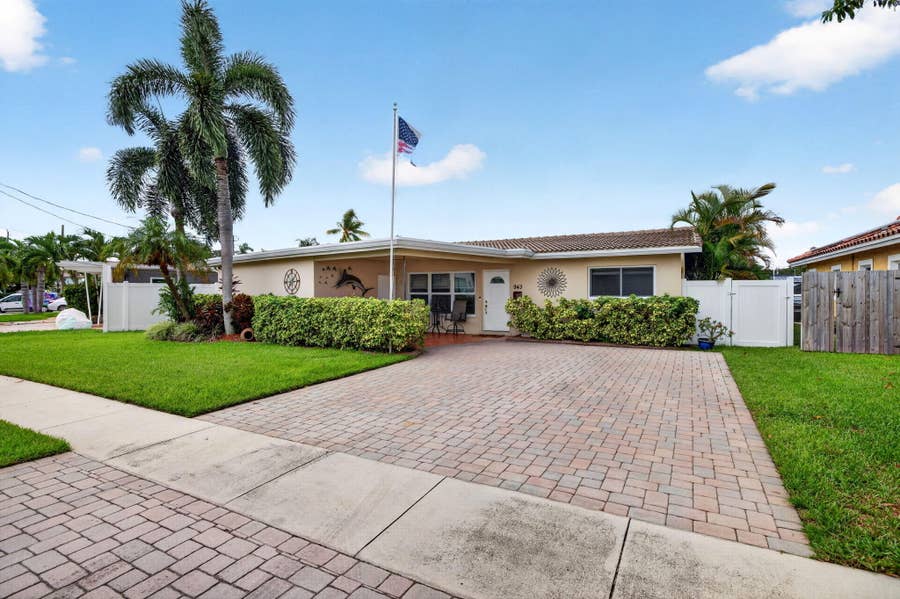 Property photo for 943 NAUTILUS Isle, Dania Beach, FL
