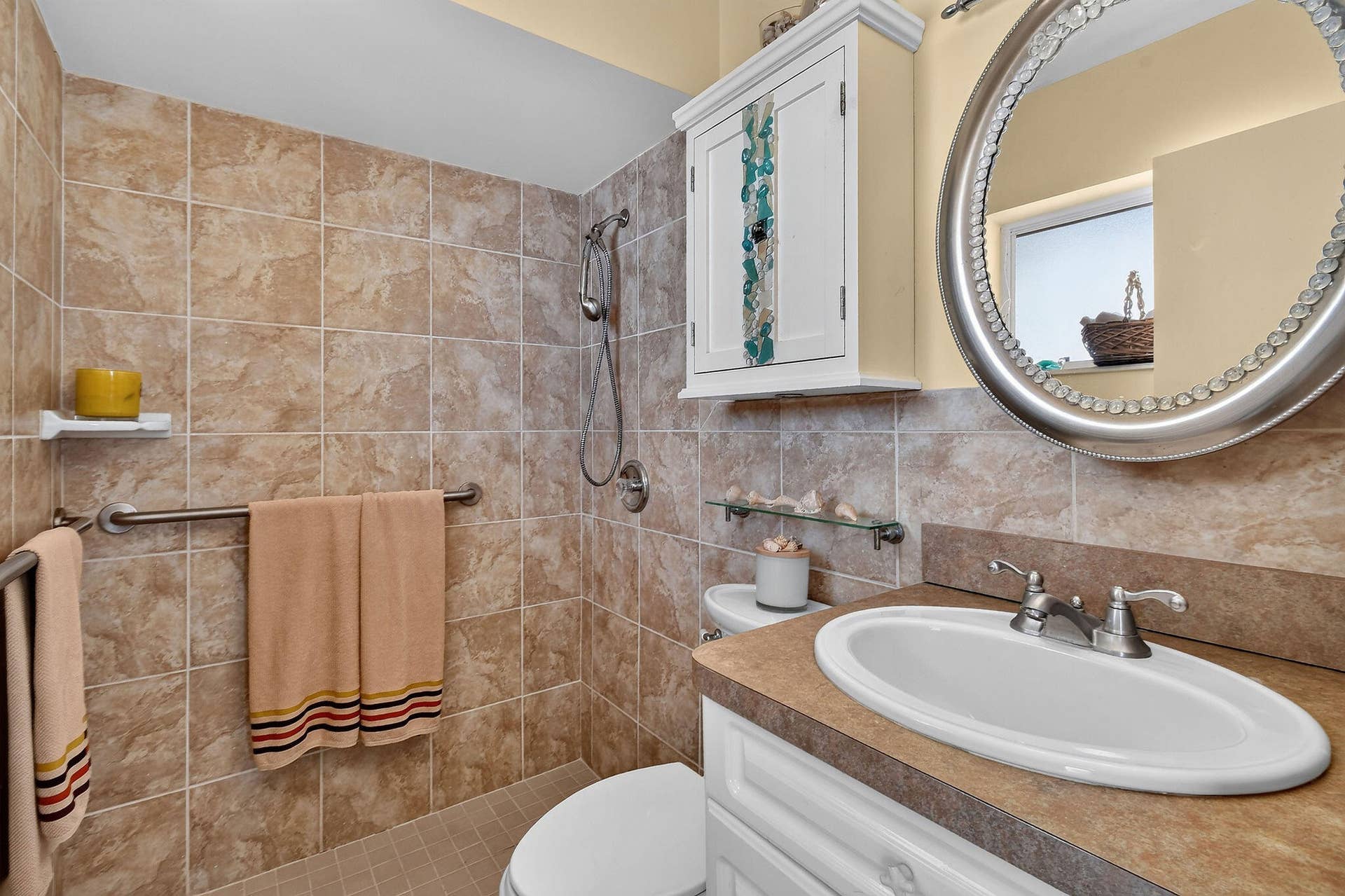841 ANCHORAGE Drive, North Palm Beach, FL 33408 Bathroom in Mother-in-law suite