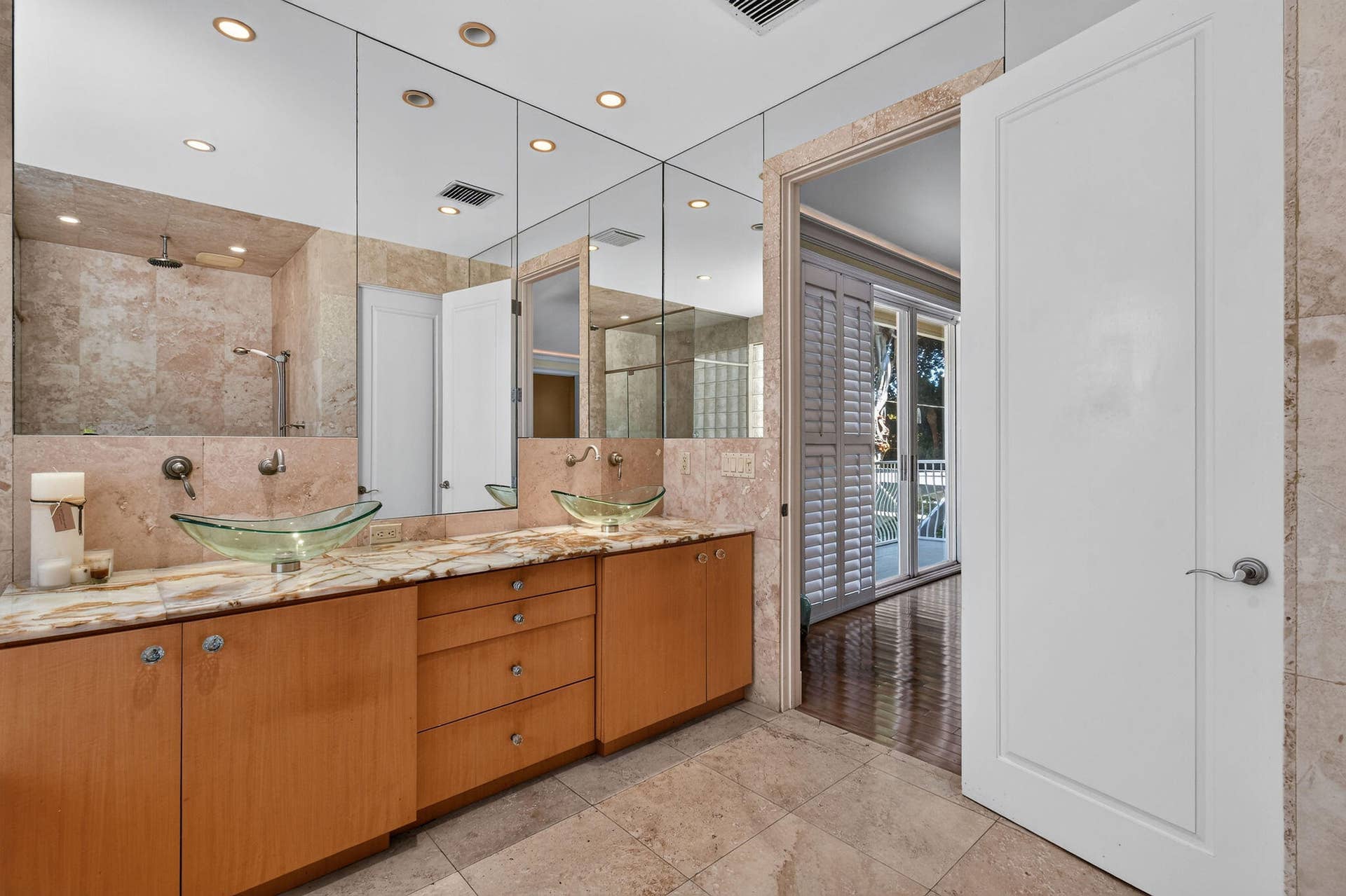 841 ANCHORAGE Drive, North Palm Beach, FL 33408 Master bathroom