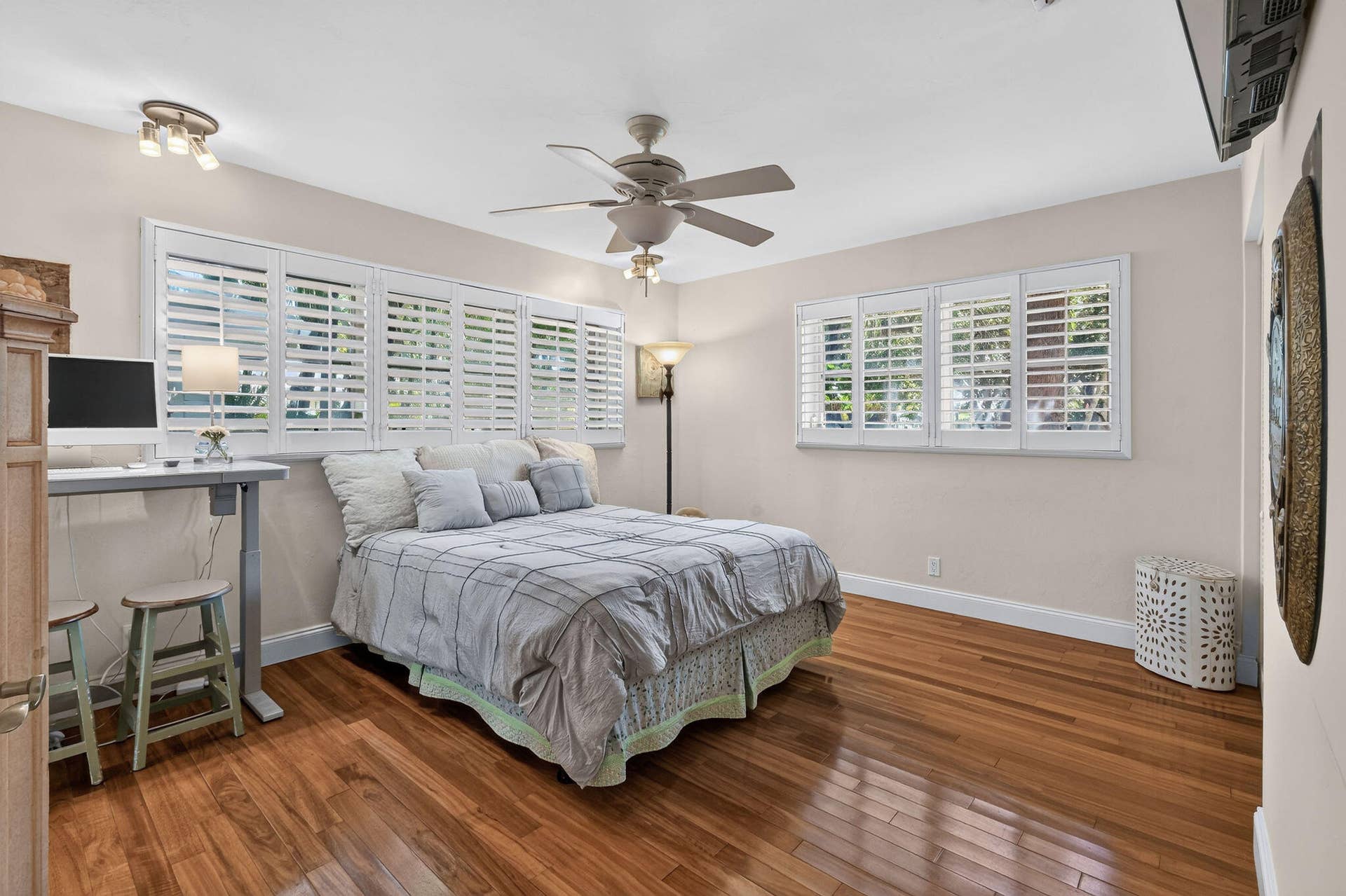 841 ANCHORAGE Drive, North Palm Beach, FL 33408 Guest bedroom #1 main house downstairs