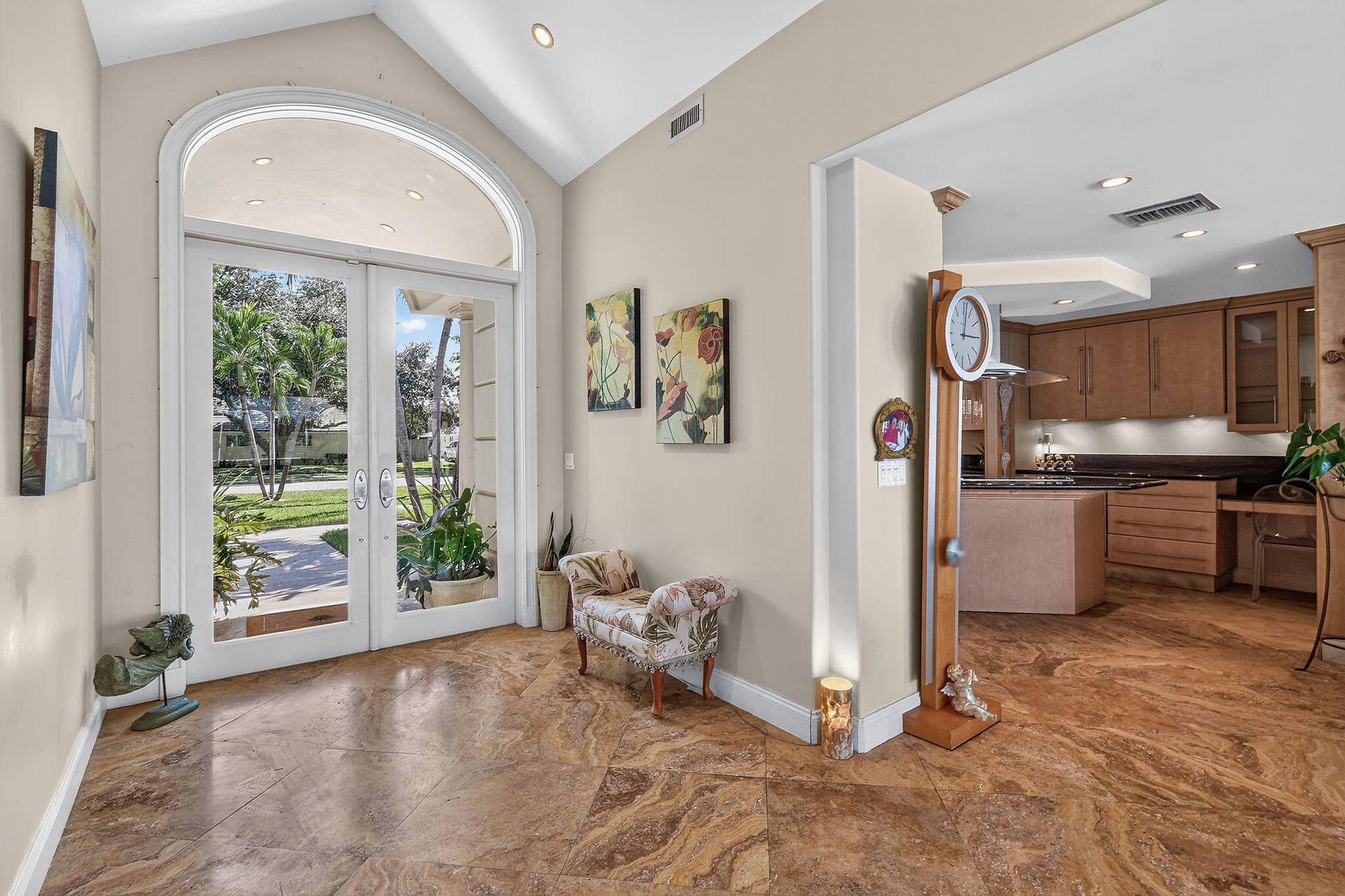 841 ANCHORAGE Drive, North Palm Beach, FL 33408 Entrance and kitchen