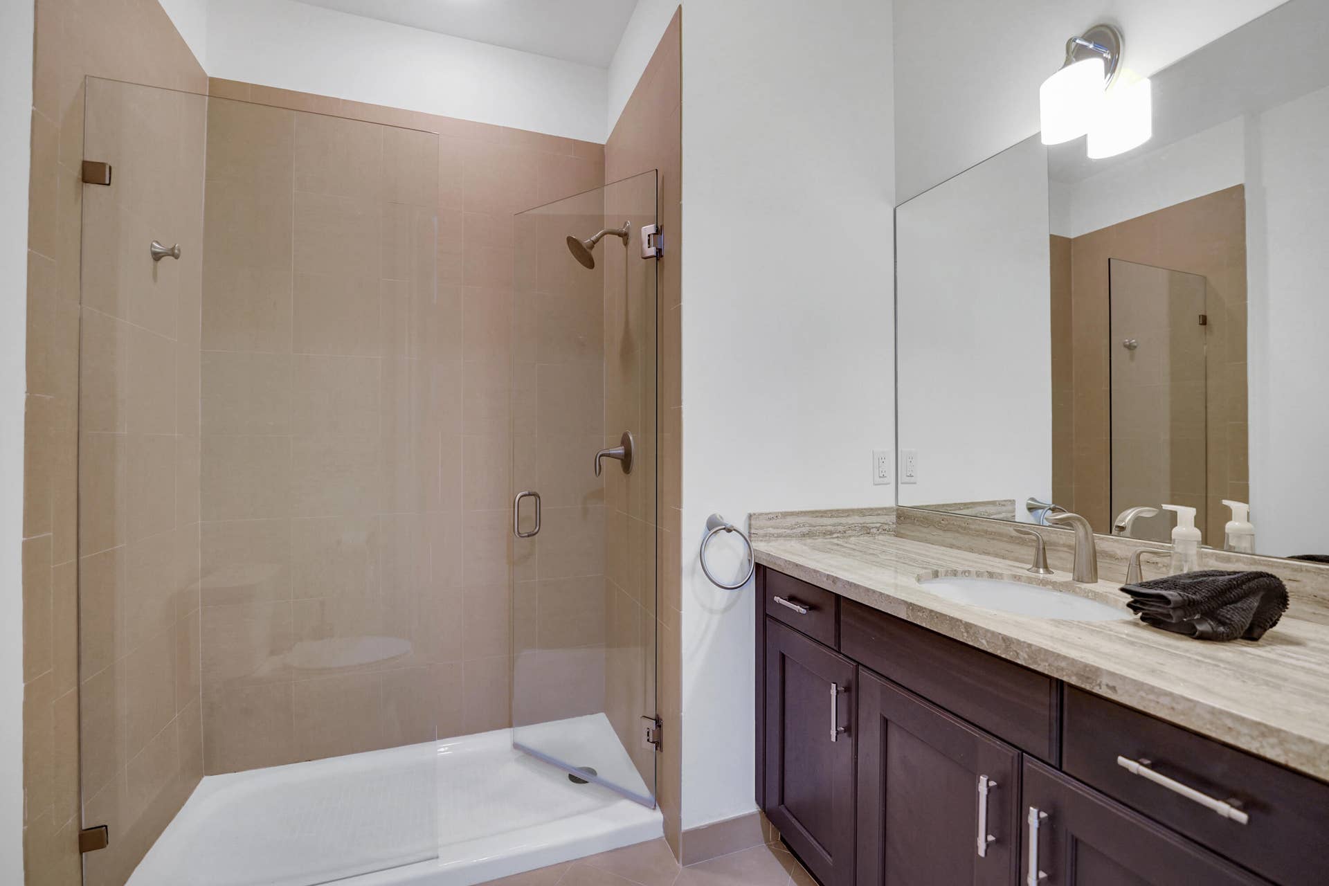 105 ISLE OF VENICE Drive, #105, Fort Lauderdale, Fort Lauderdale, FL 33301 DSC05659