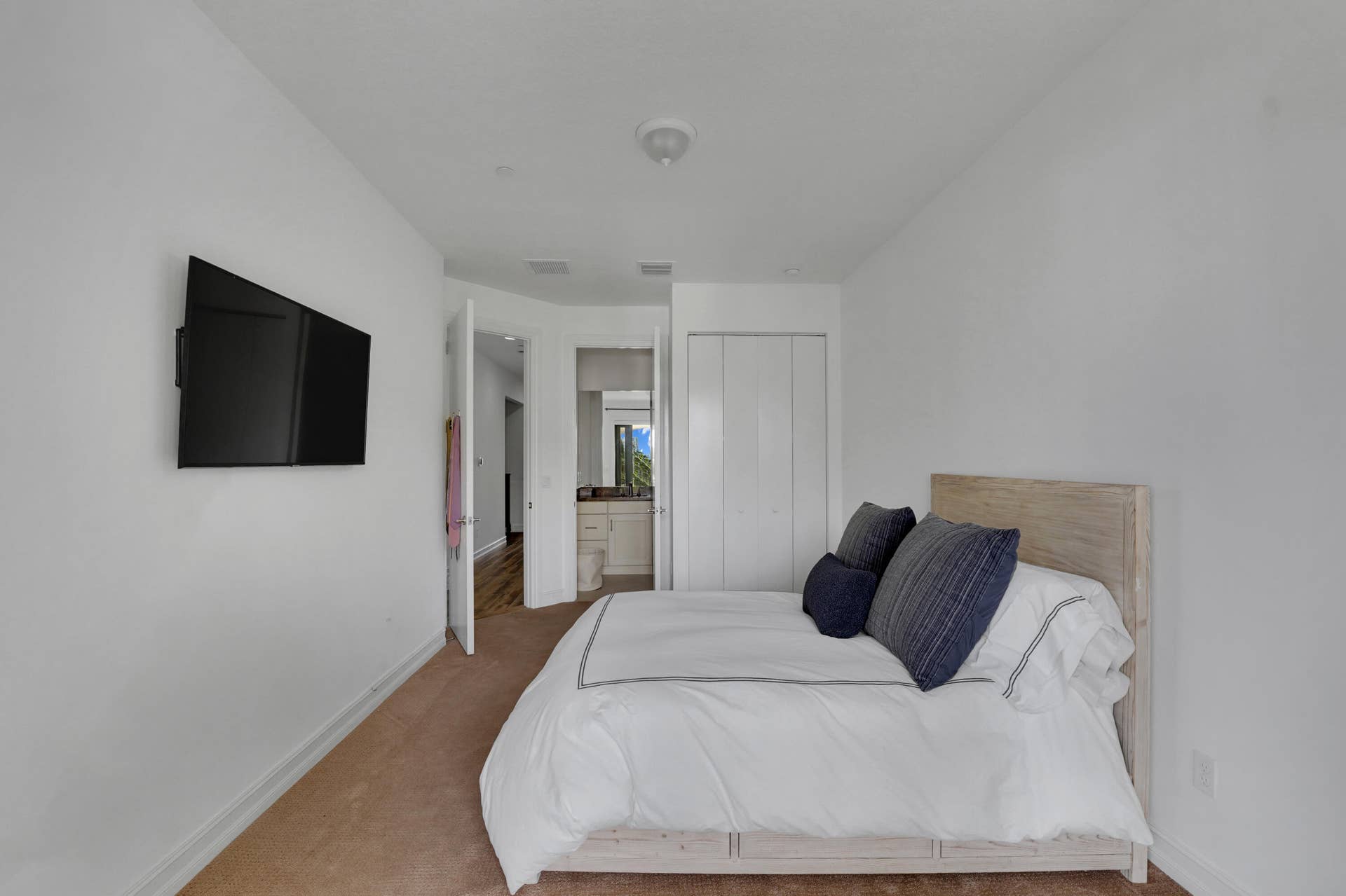 105 ISLE OF VENICE Drive, #105, Fort Lauderdale, Fort Lauderdale, FL 33301 DSC05677