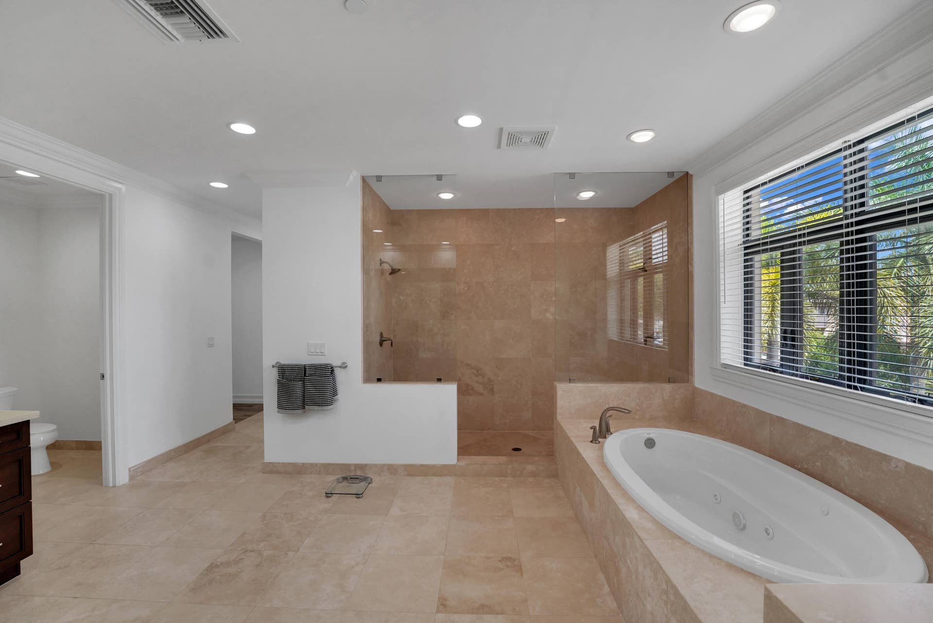 105 ISLE OF VENICE Drive, #105, Fort Lauderdale, Fort Lauderdale, FL 33301 DSC05776