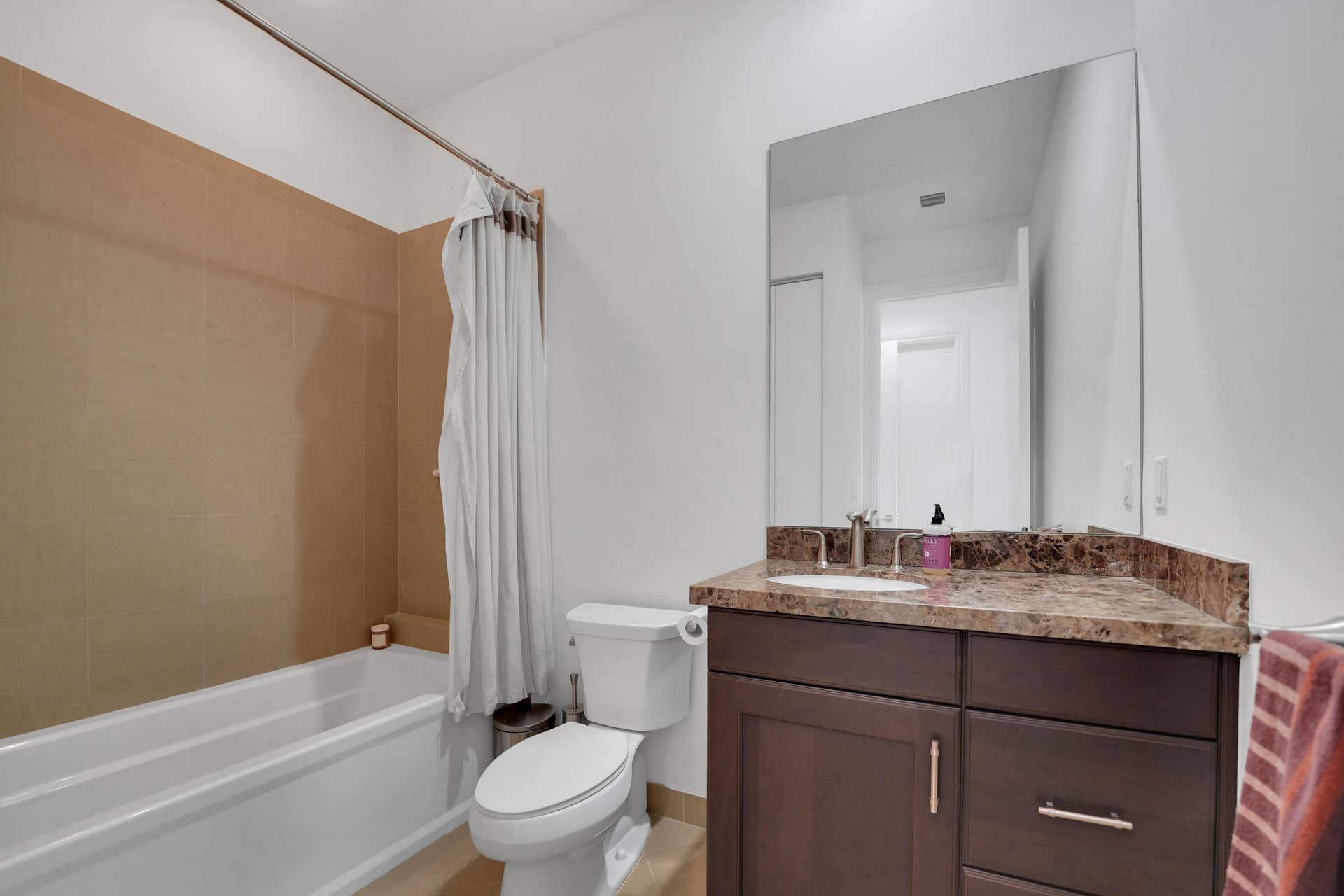 105 ISLE OF VENICE Drive, #105, Fort Lauderdale, Fort Lauderdale, FL 33301 DSC05629