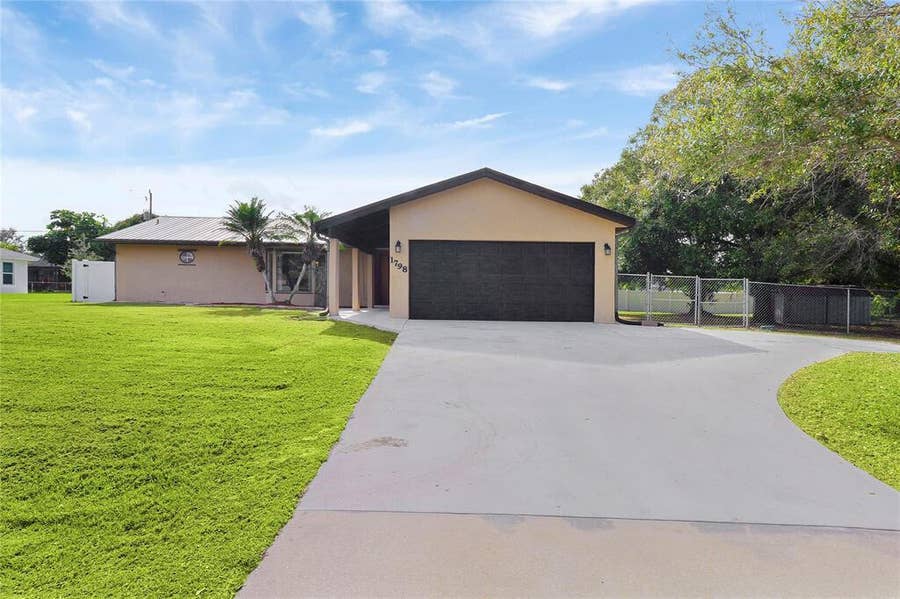 Property photo for 1798 SW Del Rio Boulevard, Port St Lucie, FL