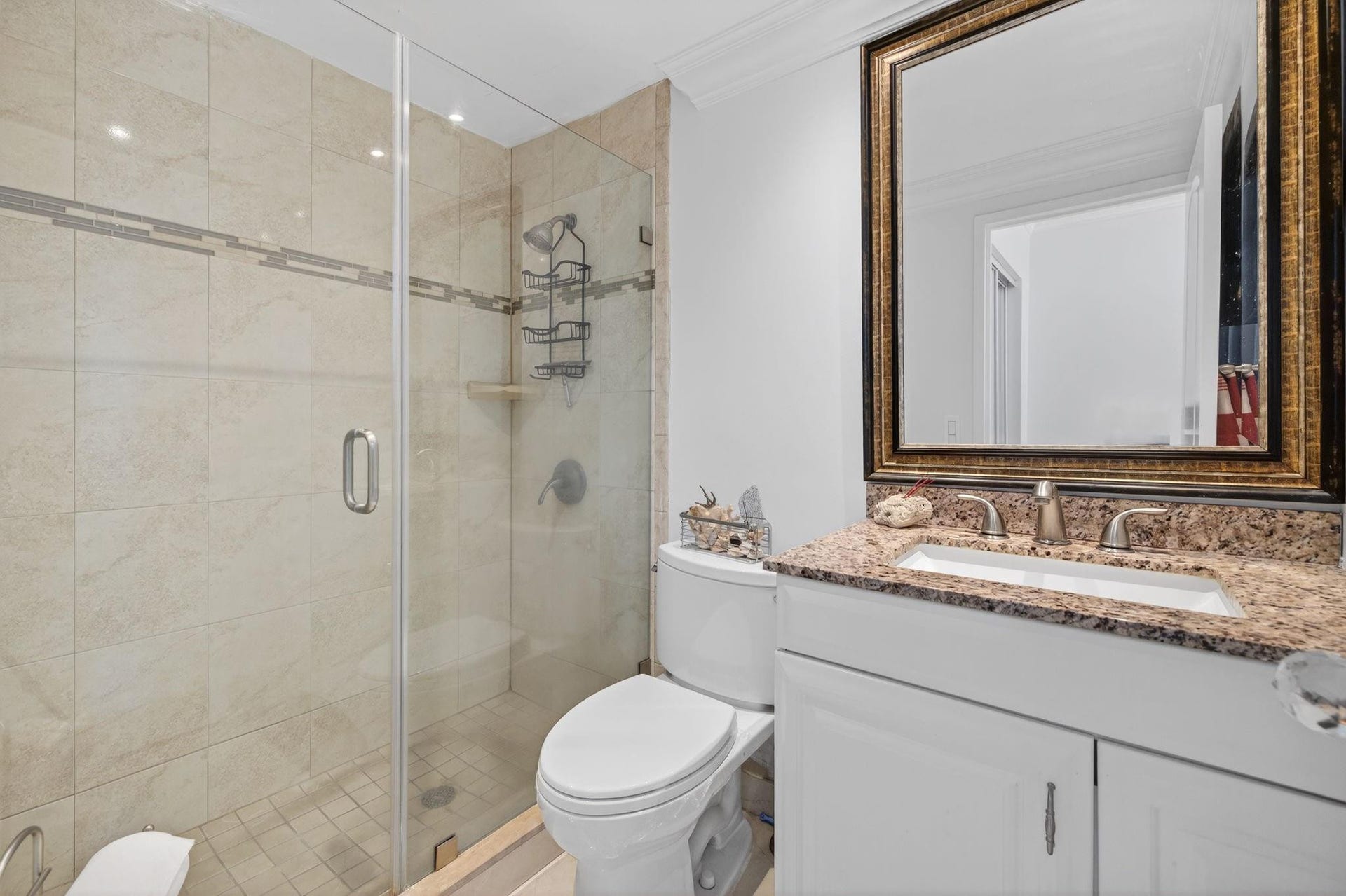 3300 NE 36th Street, #309, Fort Lauderdale, FL 33308 Primary bathroom