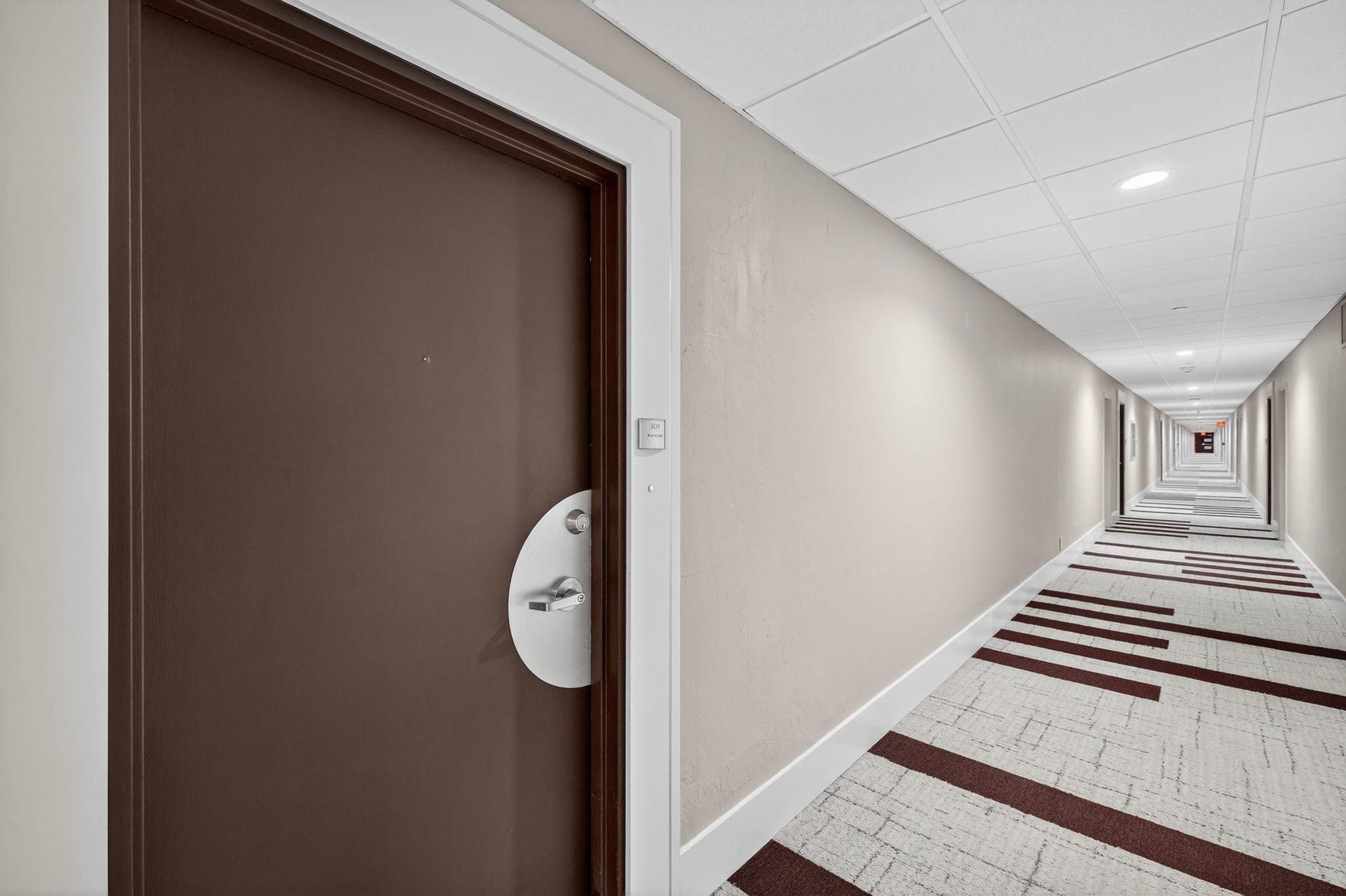 3300 NE 36th Street, #309, Fort Lauderdale, FL 33308 Designer Hallways