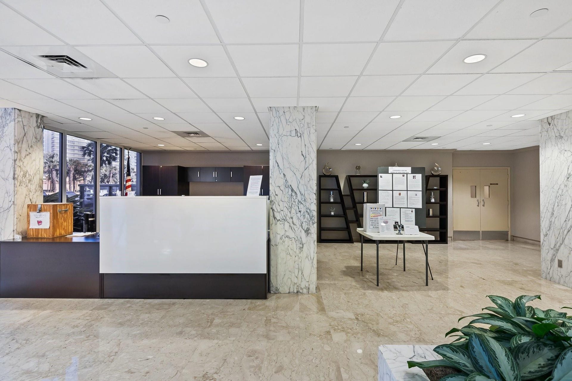 3300 NE 36th Street, #309, Fort Lauderdale, FL 33308 Concierge desk