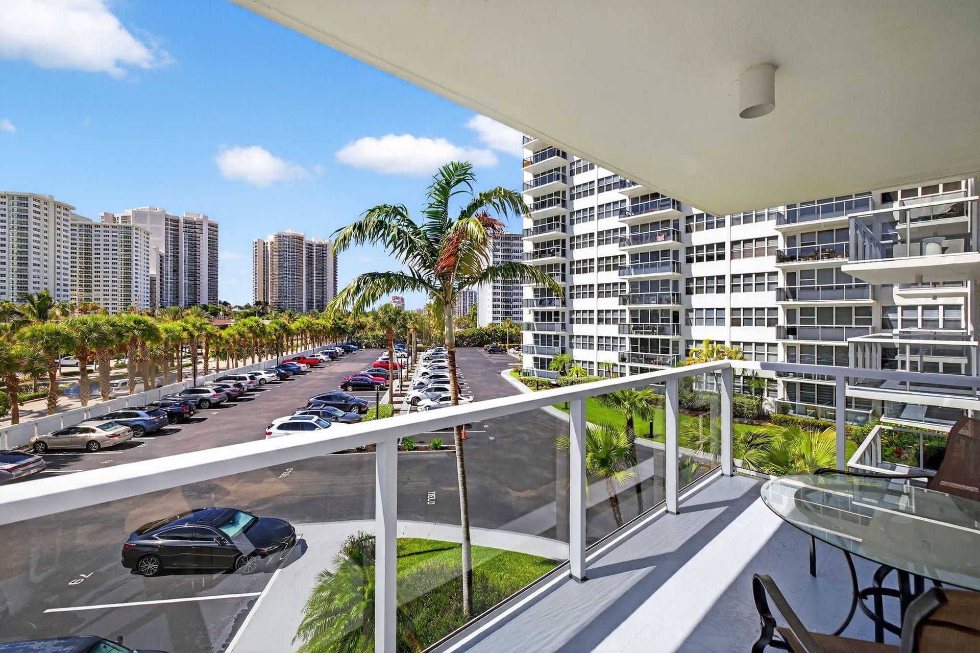 3300 NE 36th Street, #309, Fort Lauderdale, FL 33308 Glass balcony